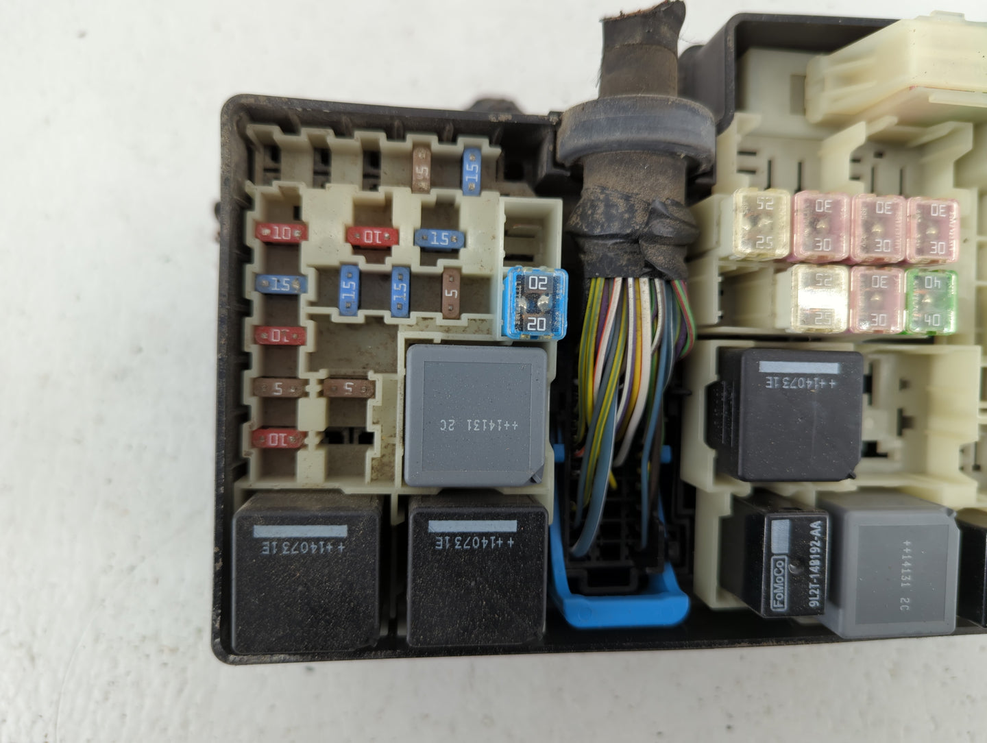 2012-2014 Ford Focus Fusebox Fuse Box Panel Relay Module P/N:AV6T-14A067-AC DV6T-14A073-CE Fits Fits 2012 2013 2014 OEM Used