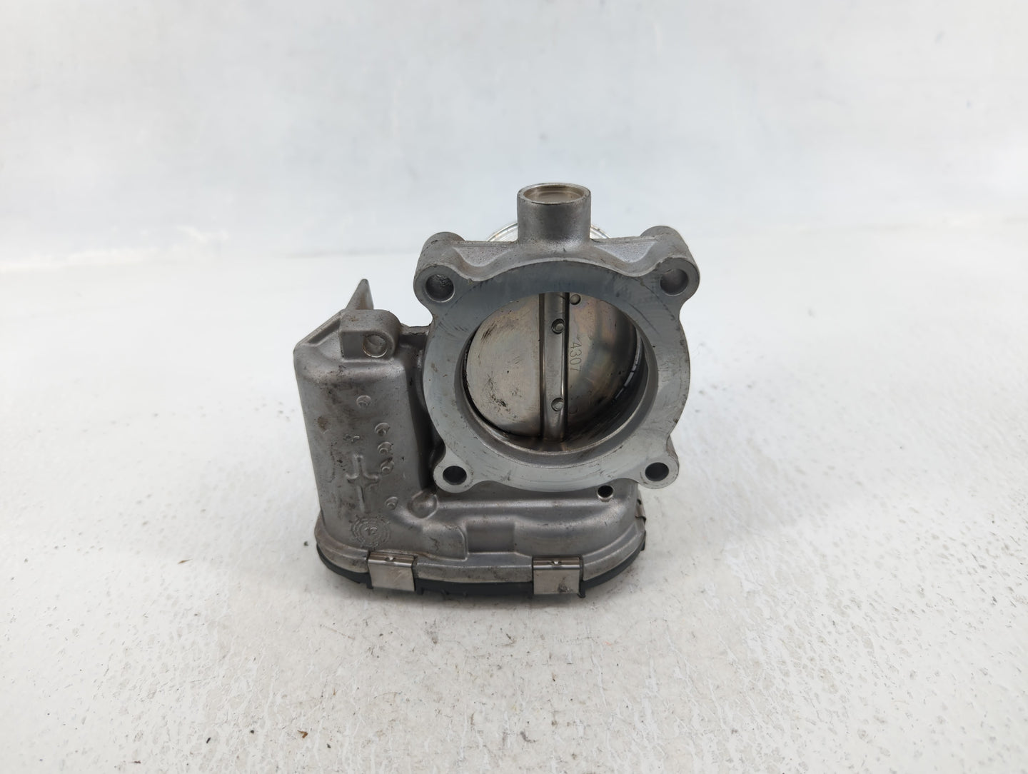 2014-2018 Ford Focus Throttle Body P/N:DS7E-9F991-BB Fits Fits 2014 2015 2016 2017 2018 2019 2020 2021 2022 OEM Used Auto Pa