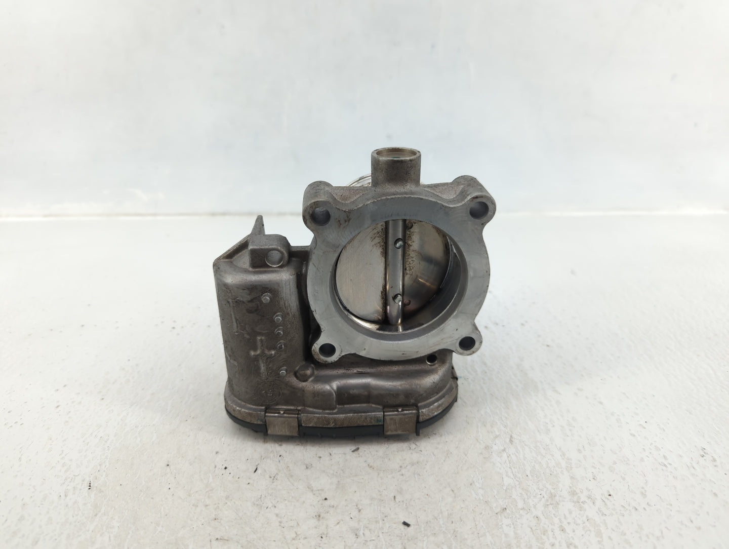 2014-2018 Ford Focus Throttle Body P/N:DS7E-9F991-BB Fits Fits 2014 2015 2016 2017 2018 2019 2020 2021 2022 OEM Used Auto Pa