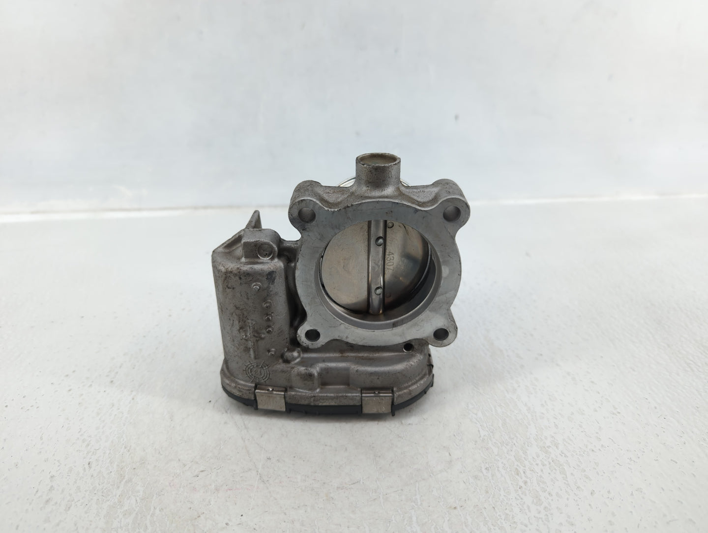 2014-2018 Ford Focus Throttle Body P/N:DS7E-9F991-BB Fits Fits 2014 2015 2016 2017 2018 2019 2020 2021 2022 OEM Used Auto Pa
