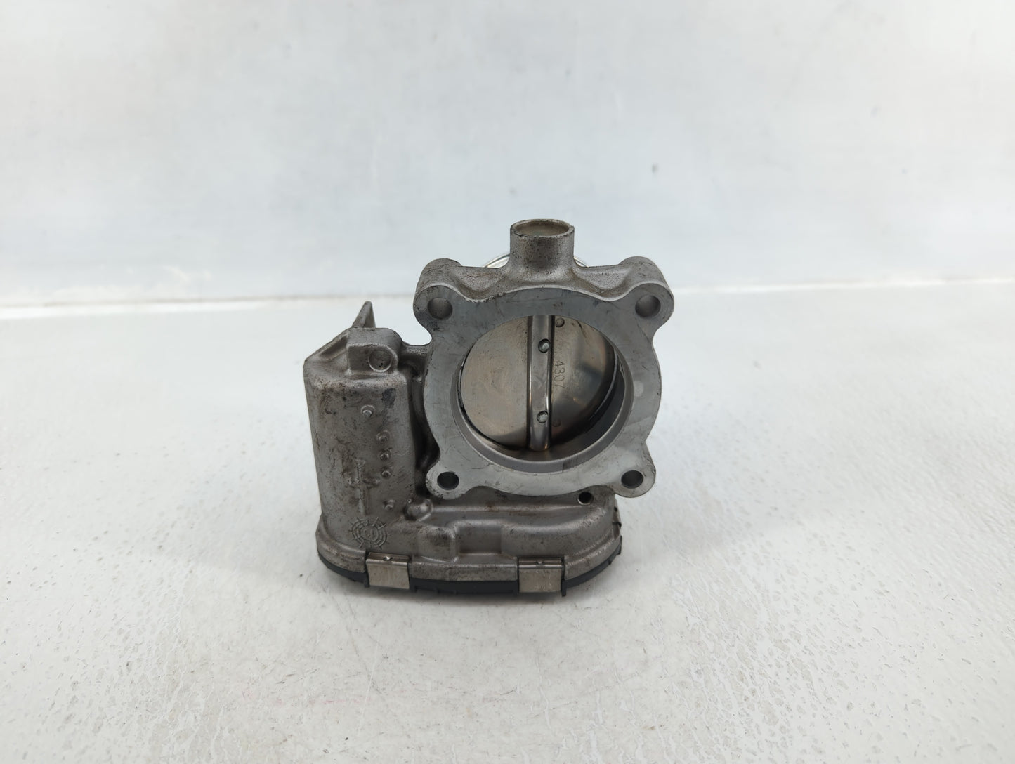 2014-2018 Ford Focus Throttle Body P/N:DS7E-9F991-BB Fits Fits 2014 2015 2016 2017 2018 2019 2020 2021 2022 OEM Used Auto Pa