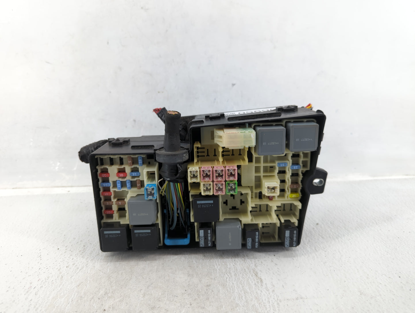 2012-2014 Ford Focus Fusebox Fuse Box Panel Relay Module P/N:21090 000 001 19197 000 001, AV6T-14A076-AB Fits Fits 2012 2013