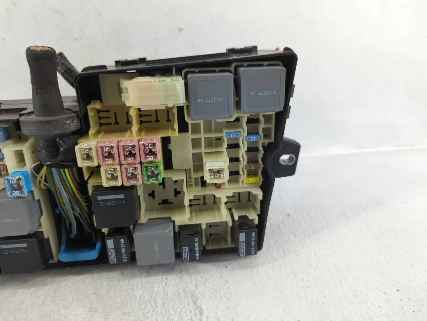 2012-2014 Ford Focus Fusebox Fuse Box Panel Relay Module P/N:21090 000 001 19197 000 001, AV6T-14A076-AB Fits Fits 2012 2013