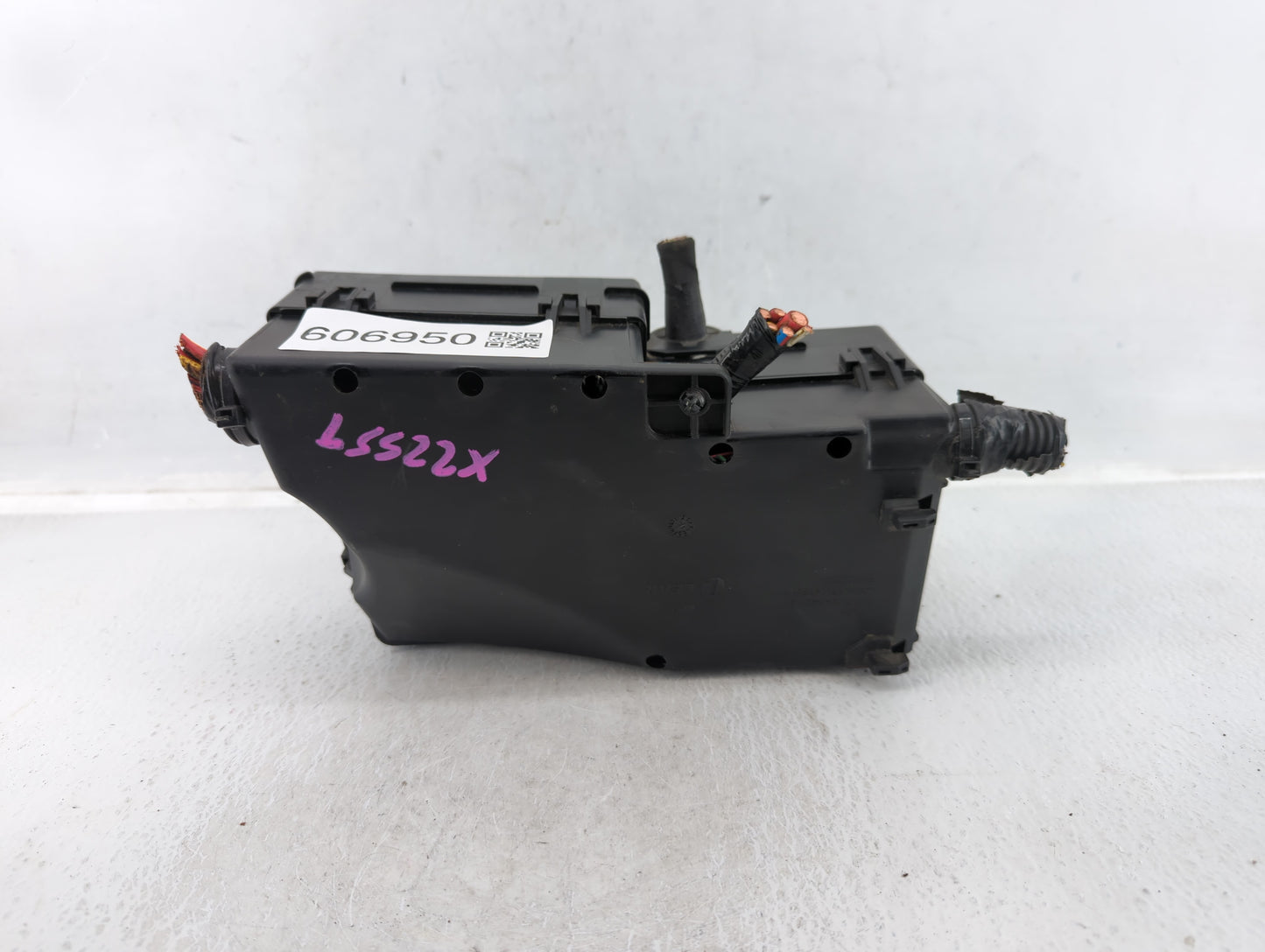 2012-2014 Ford Focus Fusebox Fuse Box Panel Relay Module P/N:21090 000 001 19197 000 001, AV6T-14A076-AB Fits Fits 2012 2013