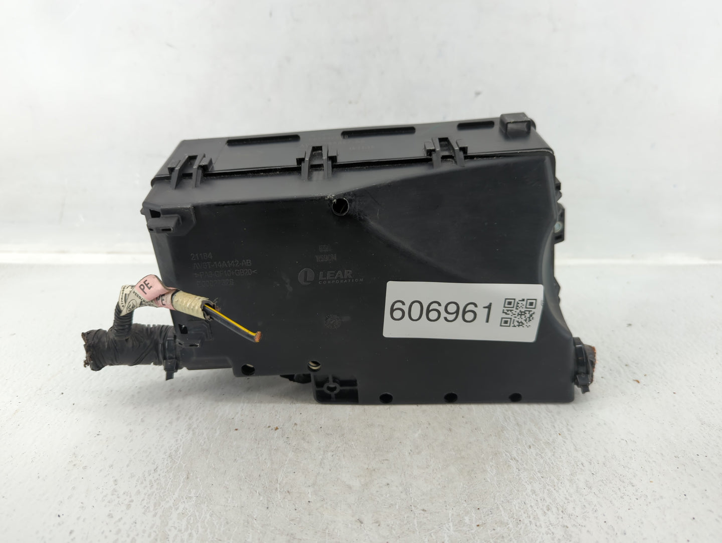 2012-2014 Ford Focus Fusebox Fuse Box Panel Relay Module P/N:21090 000 001 19197 000 001, AV6T-14A076-AB Fits Fits 2012 2013