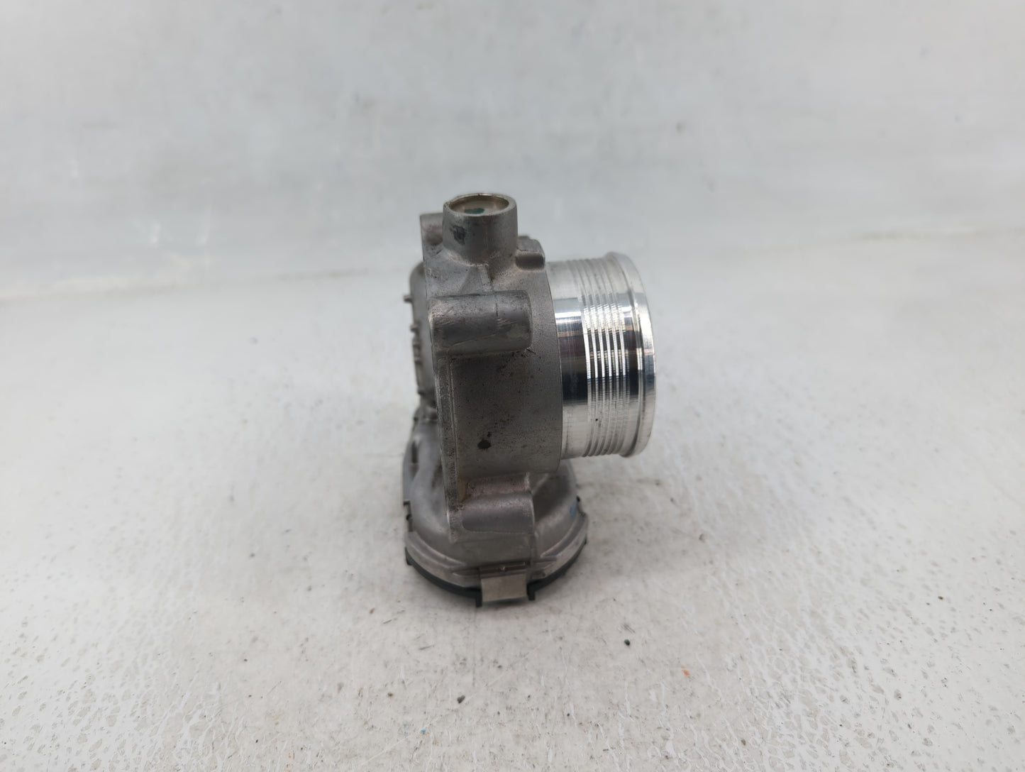 2014-2018 Ford Focus Throttle Body P/N:DS7E-9F991-BB Fits Fits 2014 2015 2016 2017 2018 2019 2020 2021 2022 OEM Used Auto Pa