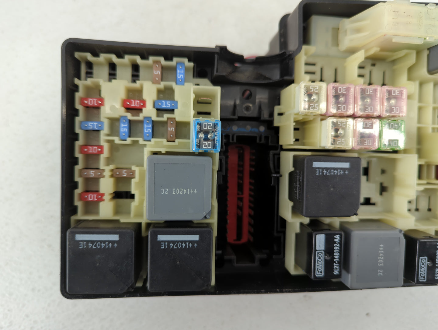 2012-2014 Ford Focus Fusebox Fuse Box Panel Relay Module P/N:AV6T-14A067-AD Fits Fits 2012 2013 2014 OEM Used Auto Parts - O