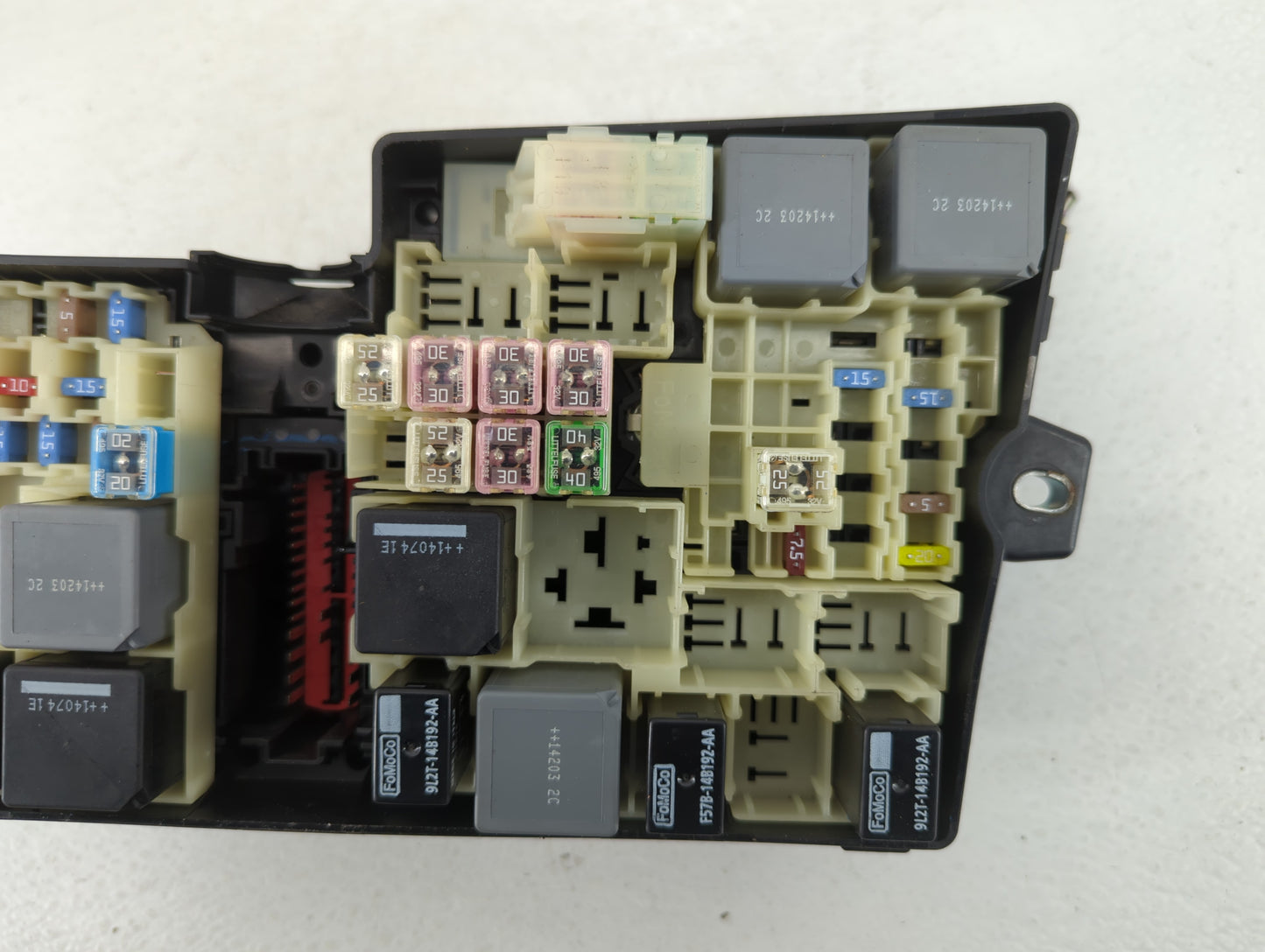 2012-2014 Ford Focus Fusebox Fuse Box Panel Relay Module P/N:AV6T-14A067-AD Fits Fits 2012 2013 2014 OEM Used Auto Parts - O
