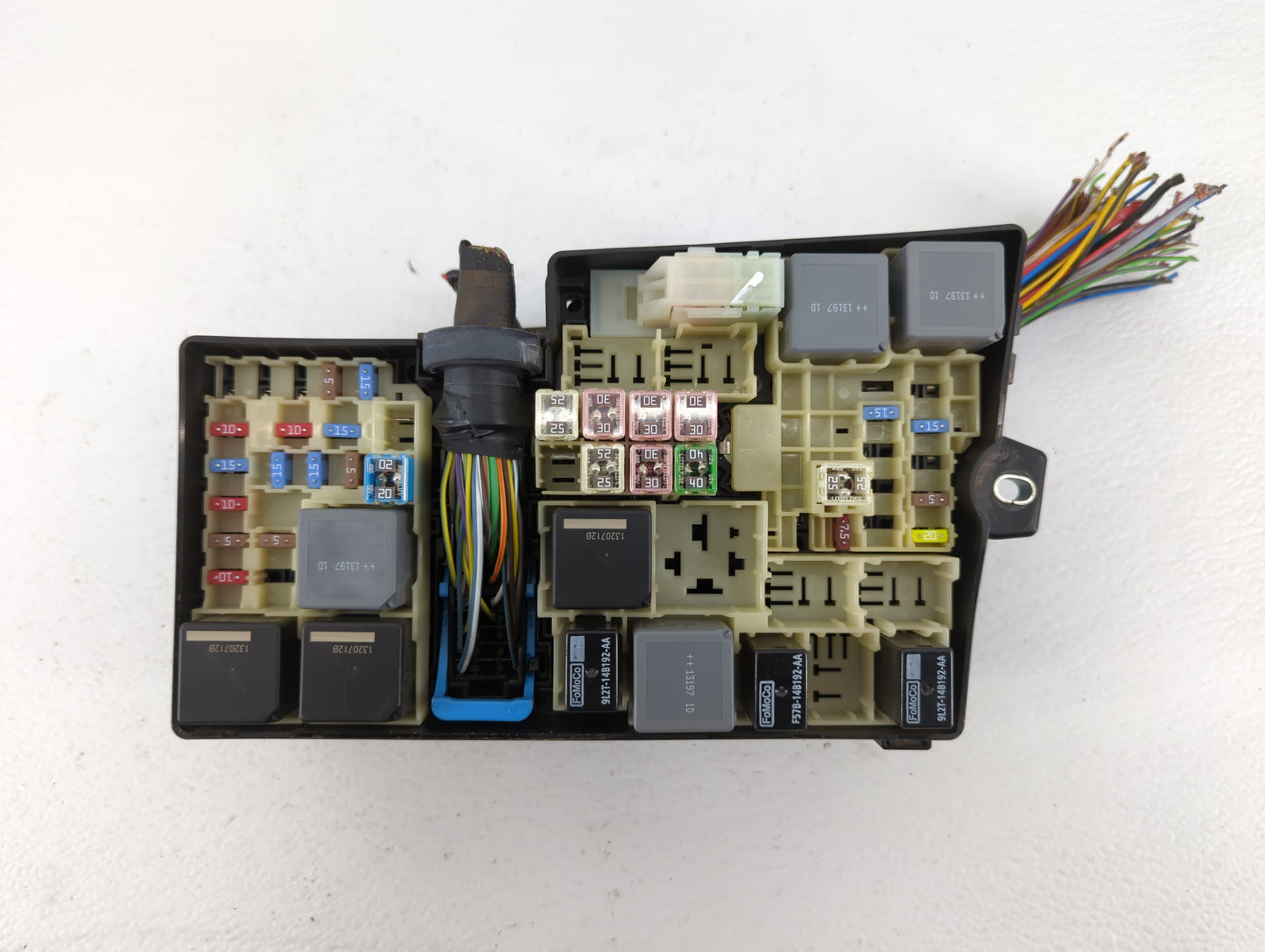 2012-2014 Ford Focus Fusebox Fuse Box Panel Relay Module P/N:AV6T-14A142-AA AV6T-14A067-AB Fits Fits 2012 2013 2014 OEM Used