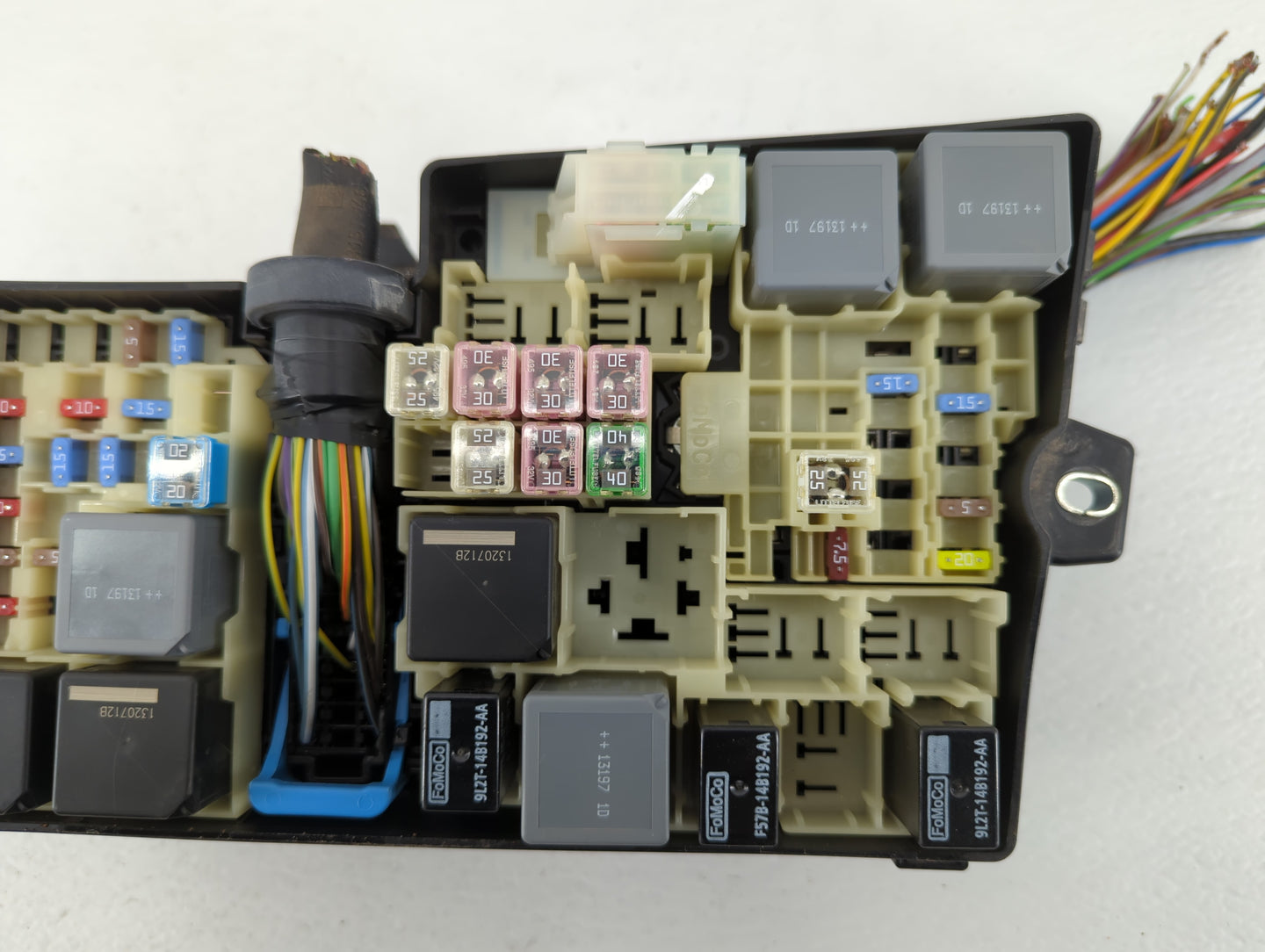 2012-2014 Ford Focus Fusebox Fuse Box Panel Relay Module P/N:AV6T-14A142-AA AV6T-14A067-AB Fits Fits 2012 2013 2014 OEM Used
