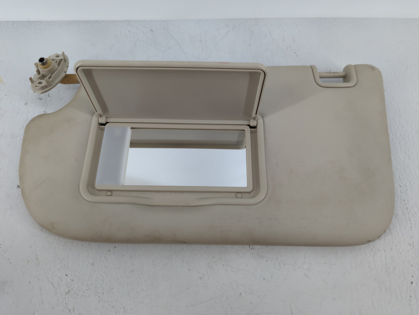 2013-2018 Ford Focus Sun Visor Shade Replacement Driver Left Mirror Fits Fits 2013 2014 2015 2016 2017 2018 OEM Used Auto Pa