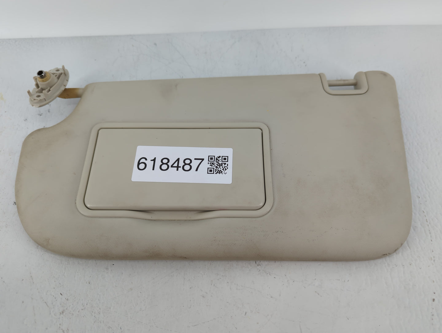 2013-2018 Ford Focus Sun Visor Shade Replacement Driver Left Mirror Fits Fits 2013 2014 2015 2016 2017 2018 OEM Used Auto Pa