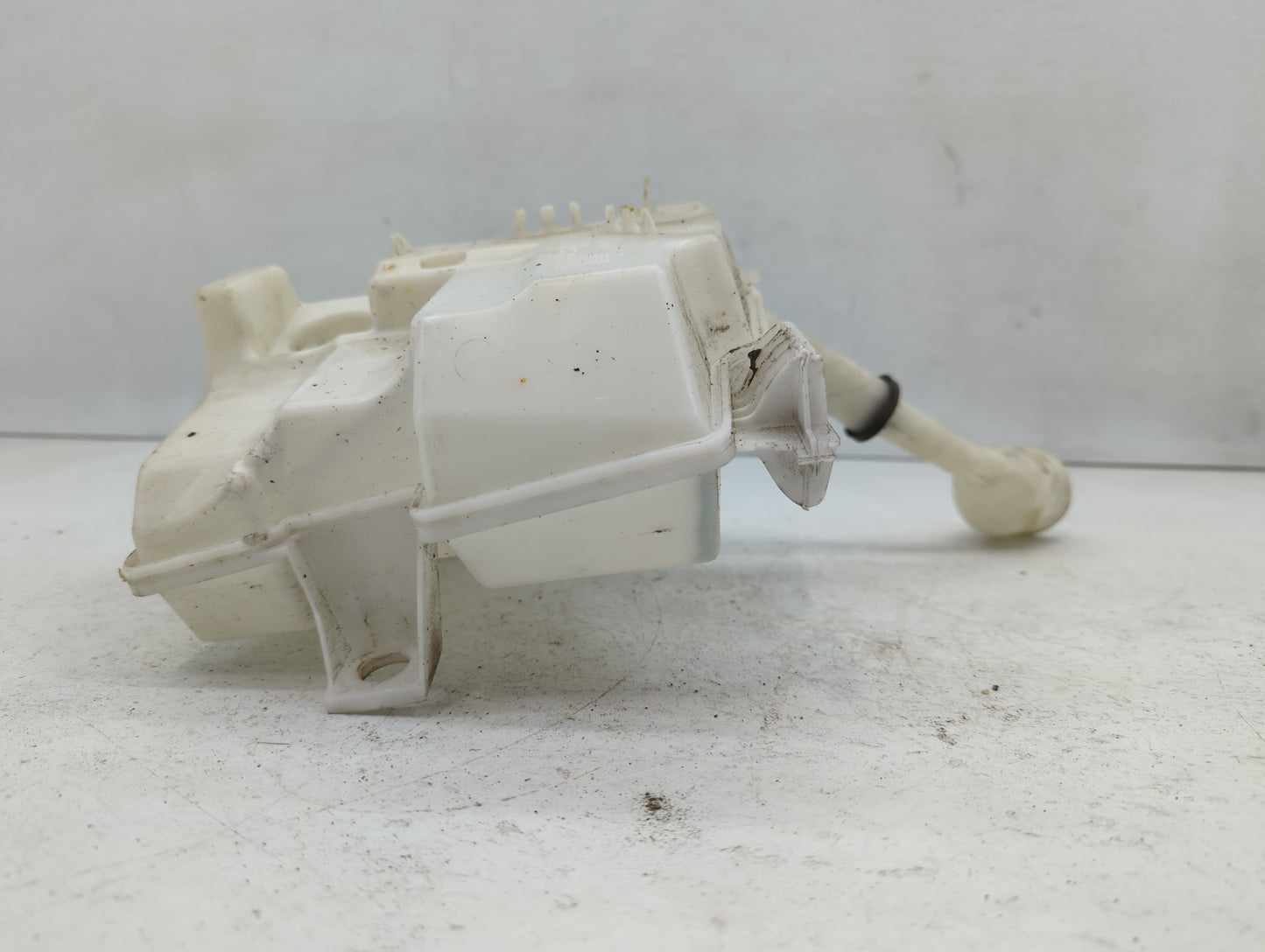 2012-2018 Ford Focus Windshield Washer Fluid Reservoir Bottle Oem - Oemusedautoparts1.com