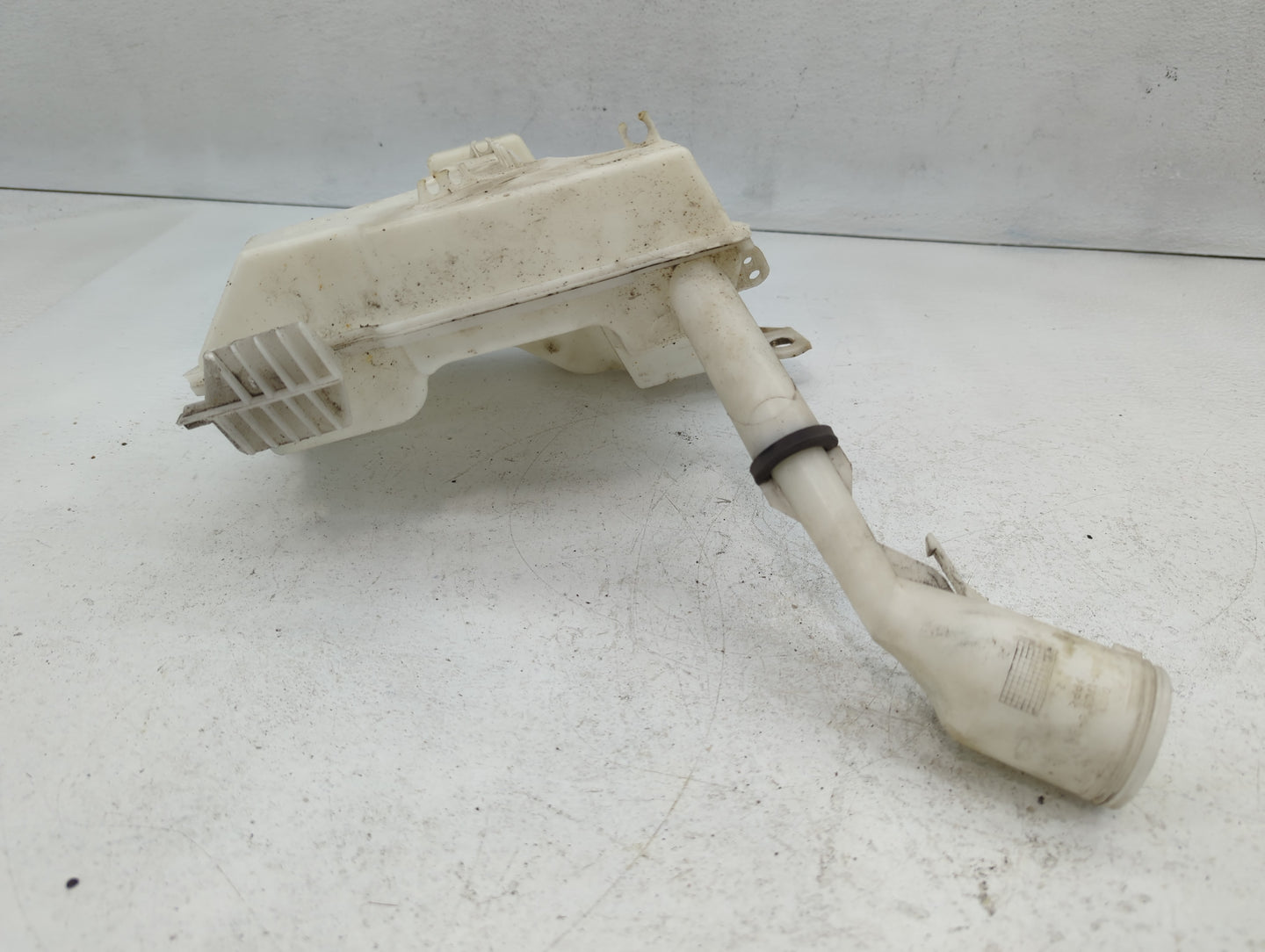 2012-2018 Ford Focus Windshield Washer Fluid Reservoir Bottle Oem - Oemusedautoparts1.com