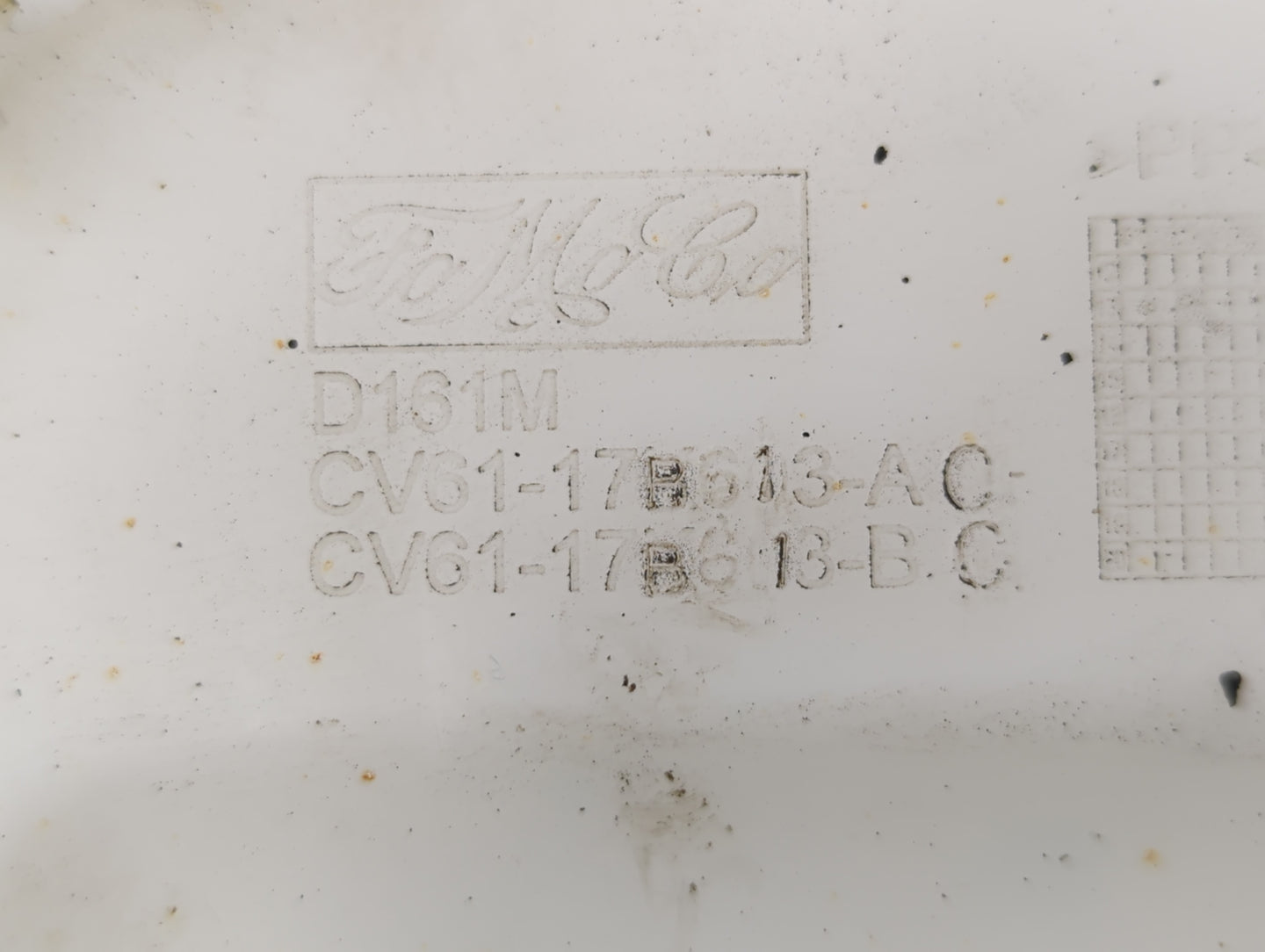 2012-2018 Ford Focus Windshield Washer Fluid Reservoir Bottle Oem - Oemusedautoparts1.com