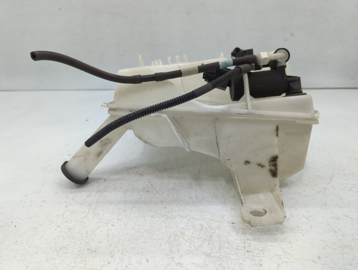 2012-2018 Ford Focus Windshield Washer Fluid Reservoir Bottle 622930 - Oemusedautoparts1.com