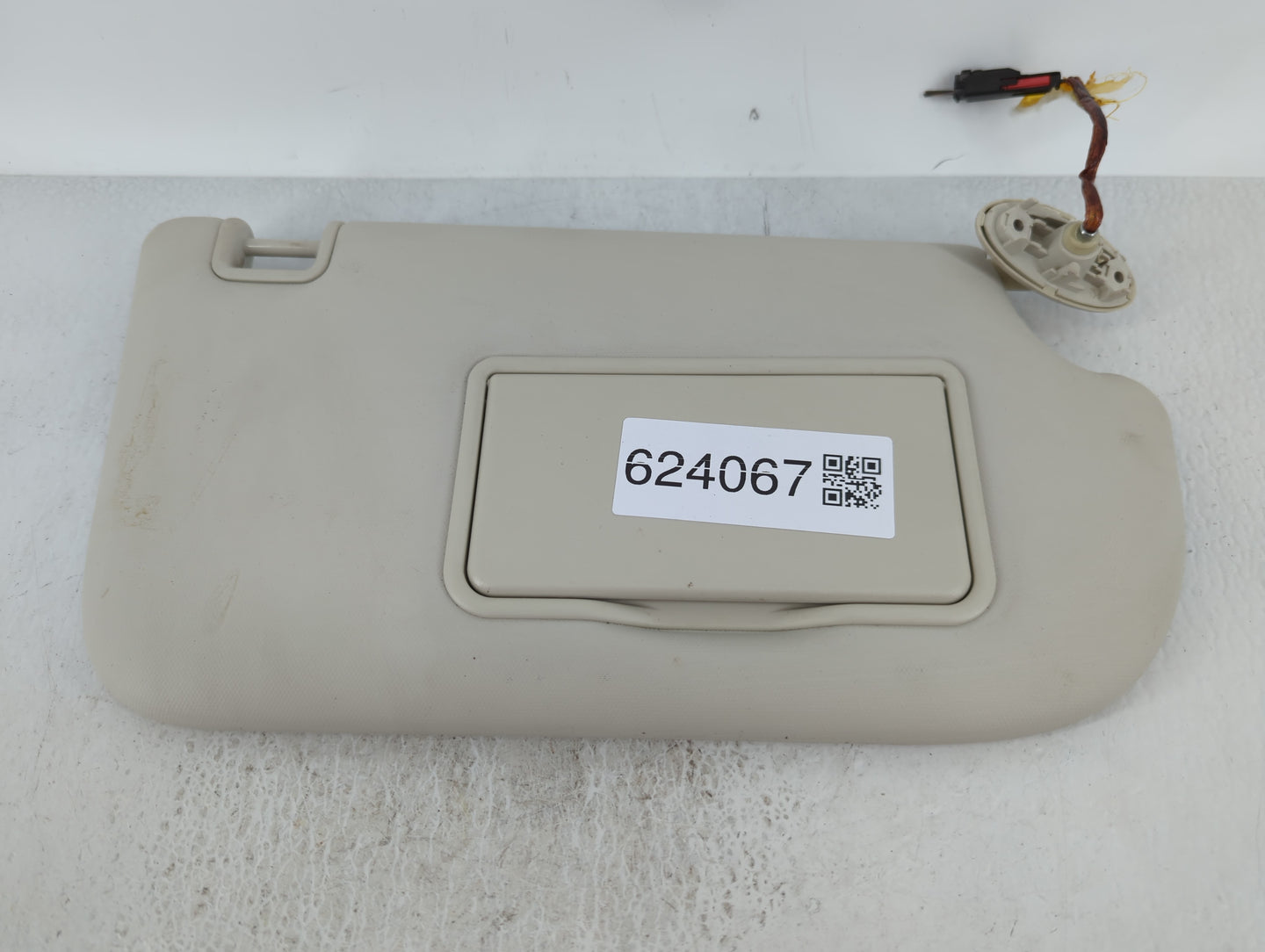 2013-2018 Ford Focus Sun Visor Shade Replacement Passenger Right Mirror Fits Fits 2013 2014 2015 2016 2017 2018 OEM Used Aut