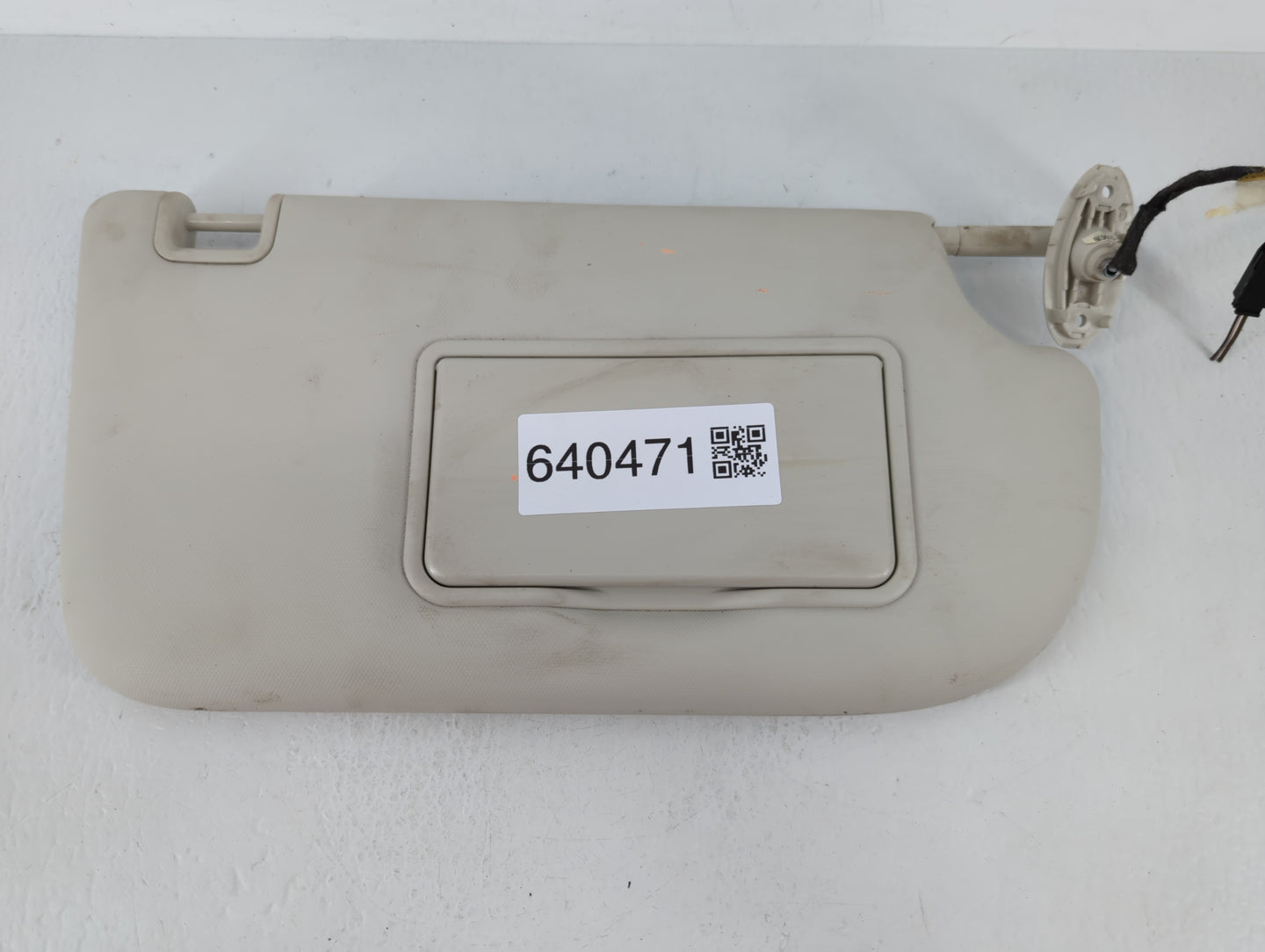 2013-2018 Ford Focus Sun Visor Shade Replacement Driver Left Mirror Fits Fits 2013 2014 2015 2016 2017 2018 OEM Used Auto Pa