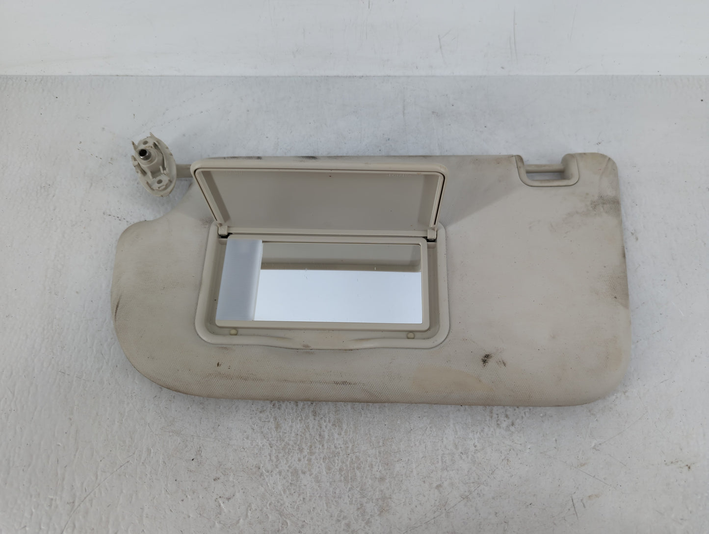 2013-2018 Ford Focus Sun Visor Shade Replacement Driver Left Mirror Fits Fits 2013 2014 2015 2016 2017 2018 OEM Used Auto Pa