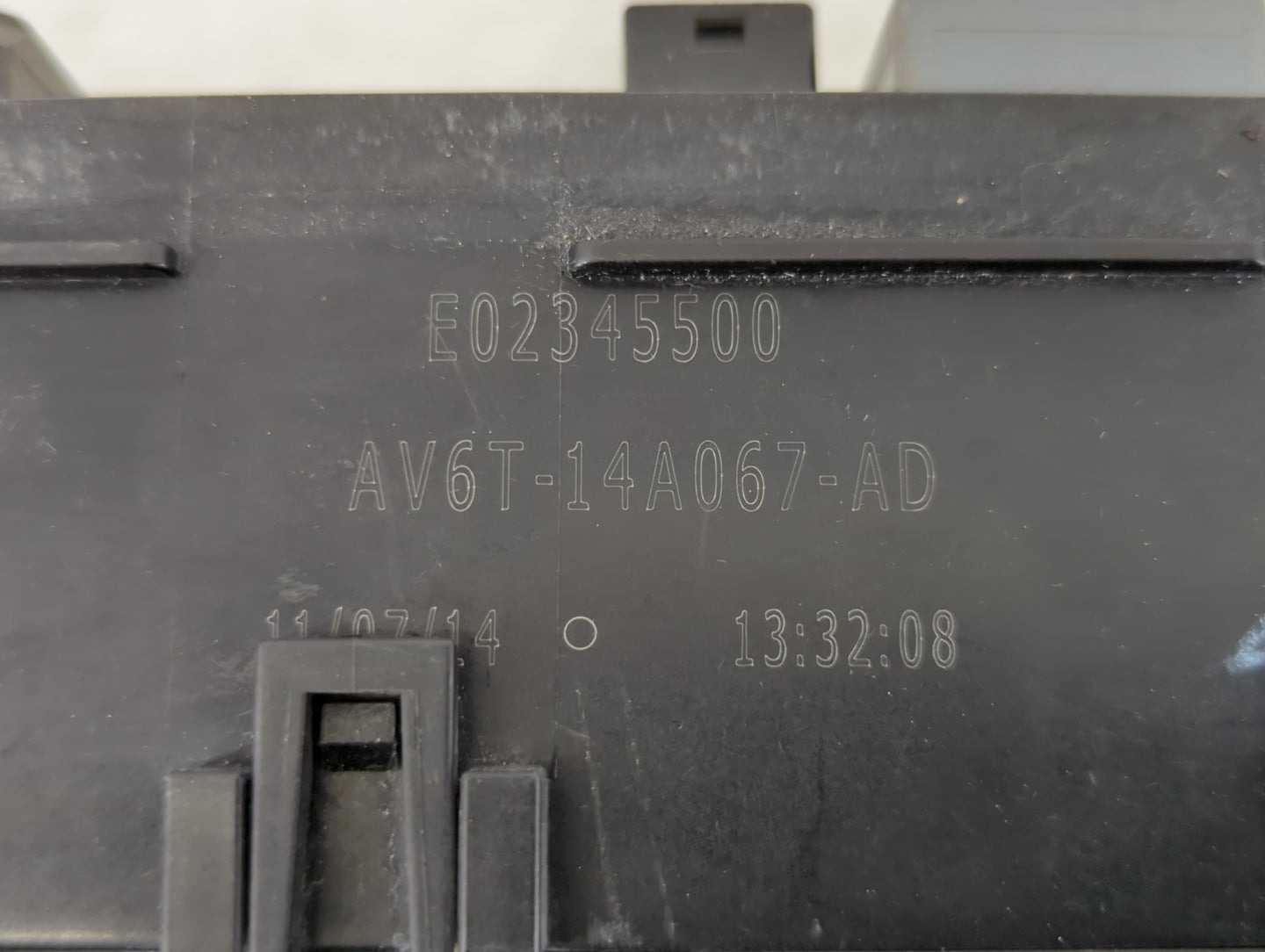 2012-2014 Ford Focus Fusebox Fuse Box Panel Relay Module P/N:E02345500 AV6T-14A067-AD Fits Fits 2012 2013 2014 OEM Used Auto