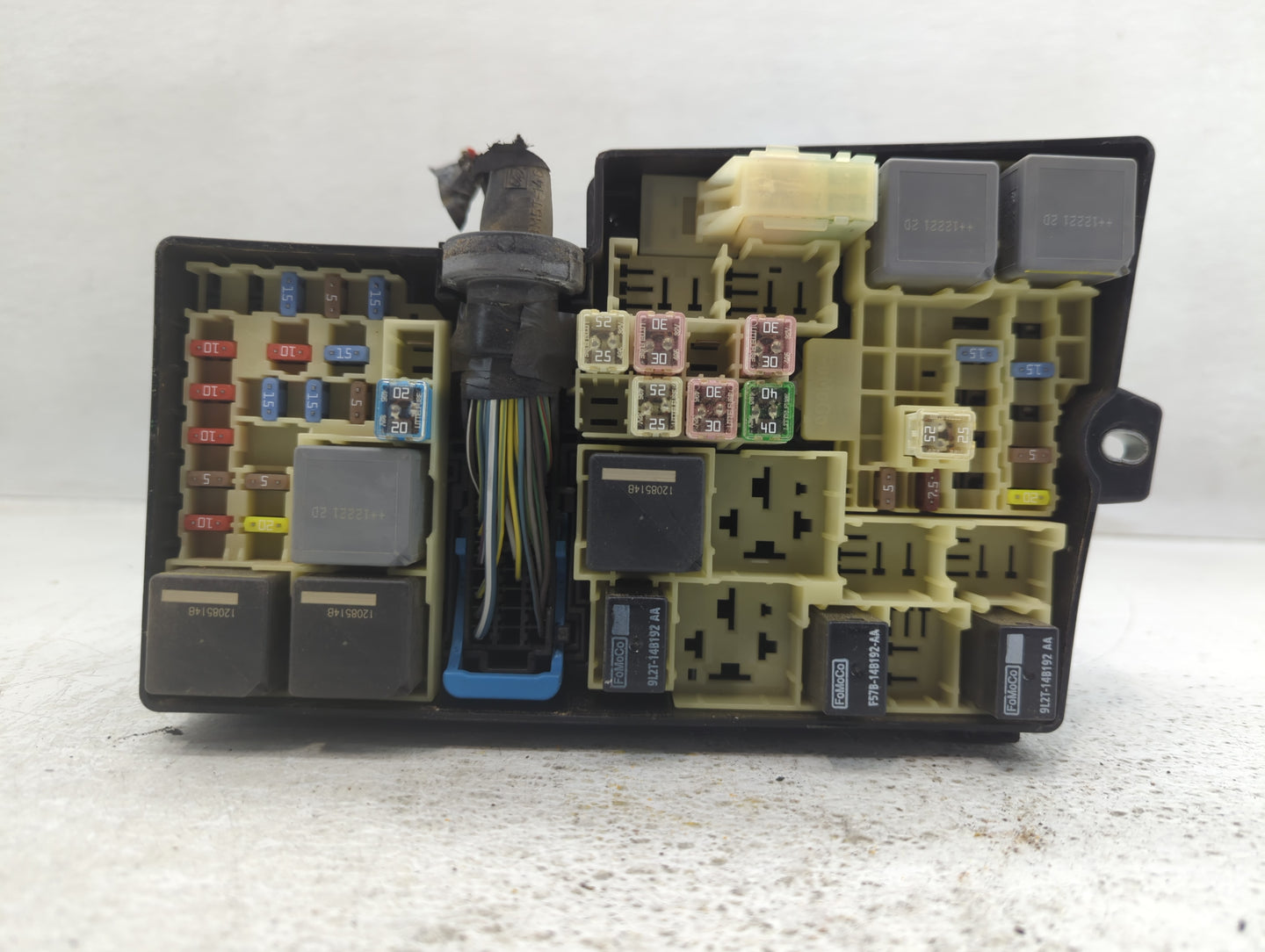 2012-2014 Ford Focus Fusebox Fuse Box Panel Relay Module P/N:E00027328 AV6T-14A0142-AB Fits Fits 2012 2013 2014 OEM Used Aut
