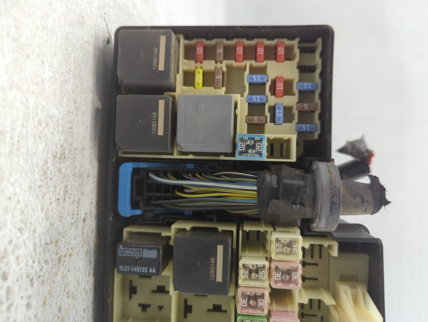 2012-2014 Ford Focus Fusebox Fuse Box Panel Relay Module P/N:E00027328 AV6T-14A0142-AB Fits Fits 2012 2013 2014 OEM Used Aut