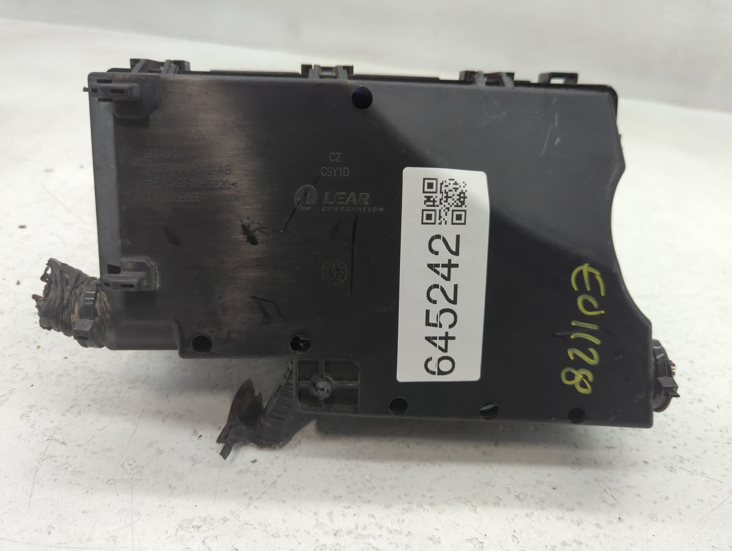 2012-2014 Ford Focus Fusebox Fuse Box Panel Relay Module P/N:E00027328 AV6T-14A0142-AB Fits Fits 2012 2013 2014 OEM Used Aut