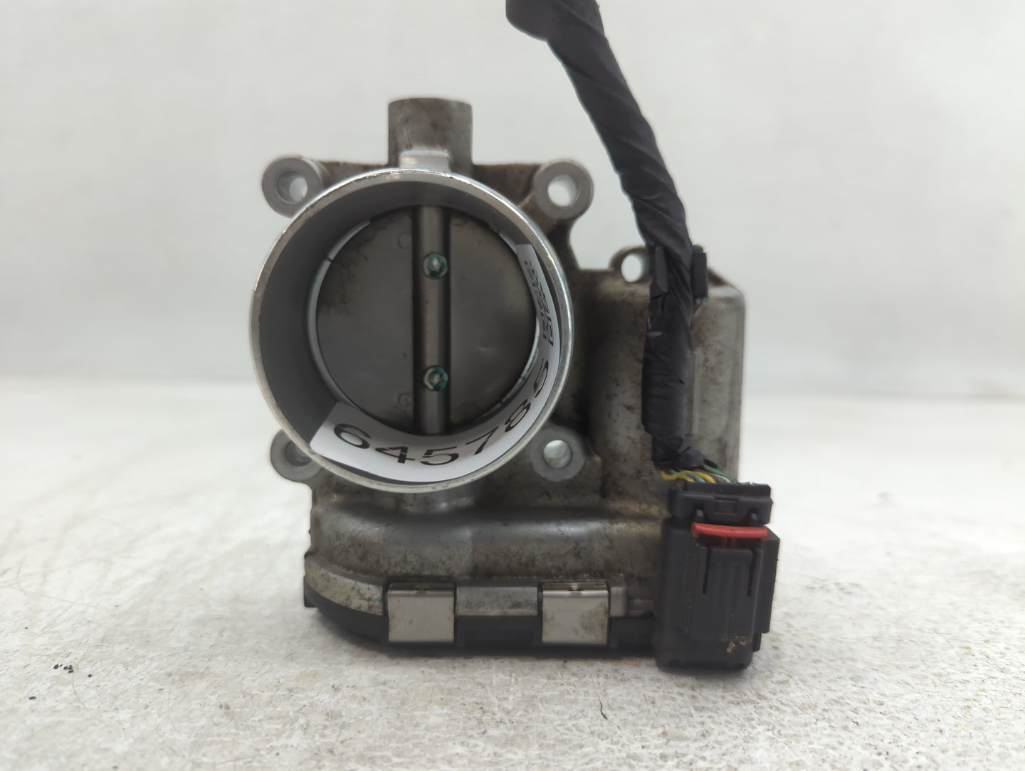 2014-2018 Ford Focus Throttle Body P/N:DS7E-9F991-BB Fits Fits 2014 2015 2016 2017 2018 2019 2020 2021 2022 OEM Used Auto Pa