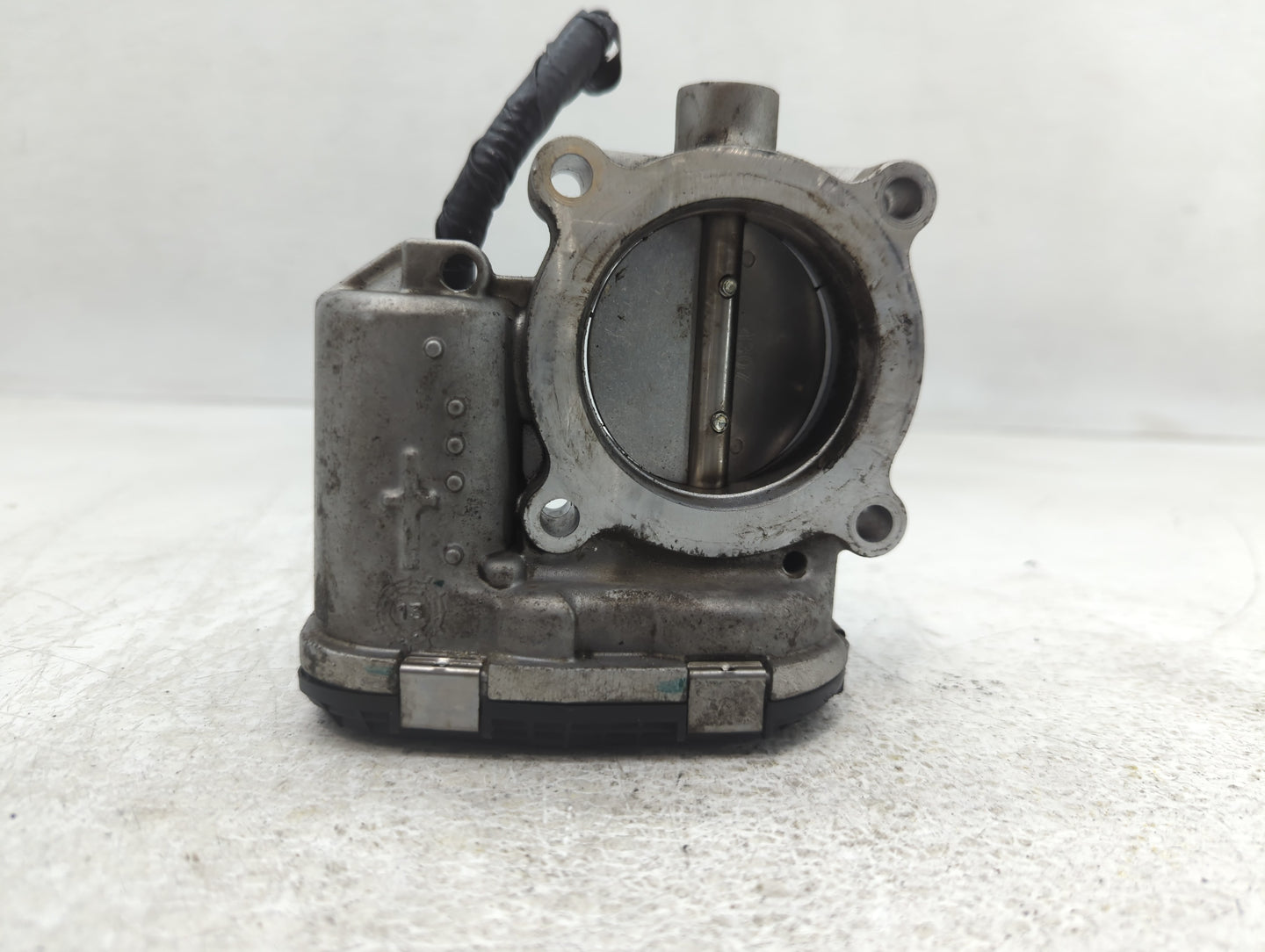 2014-2018 Ford Focus Throttle Body P/N:DS7E-9F991-BB Fits Fits 2014 2015 2016 2017 2018 2019 2020 2021 2022 OEM Used Auto Pa