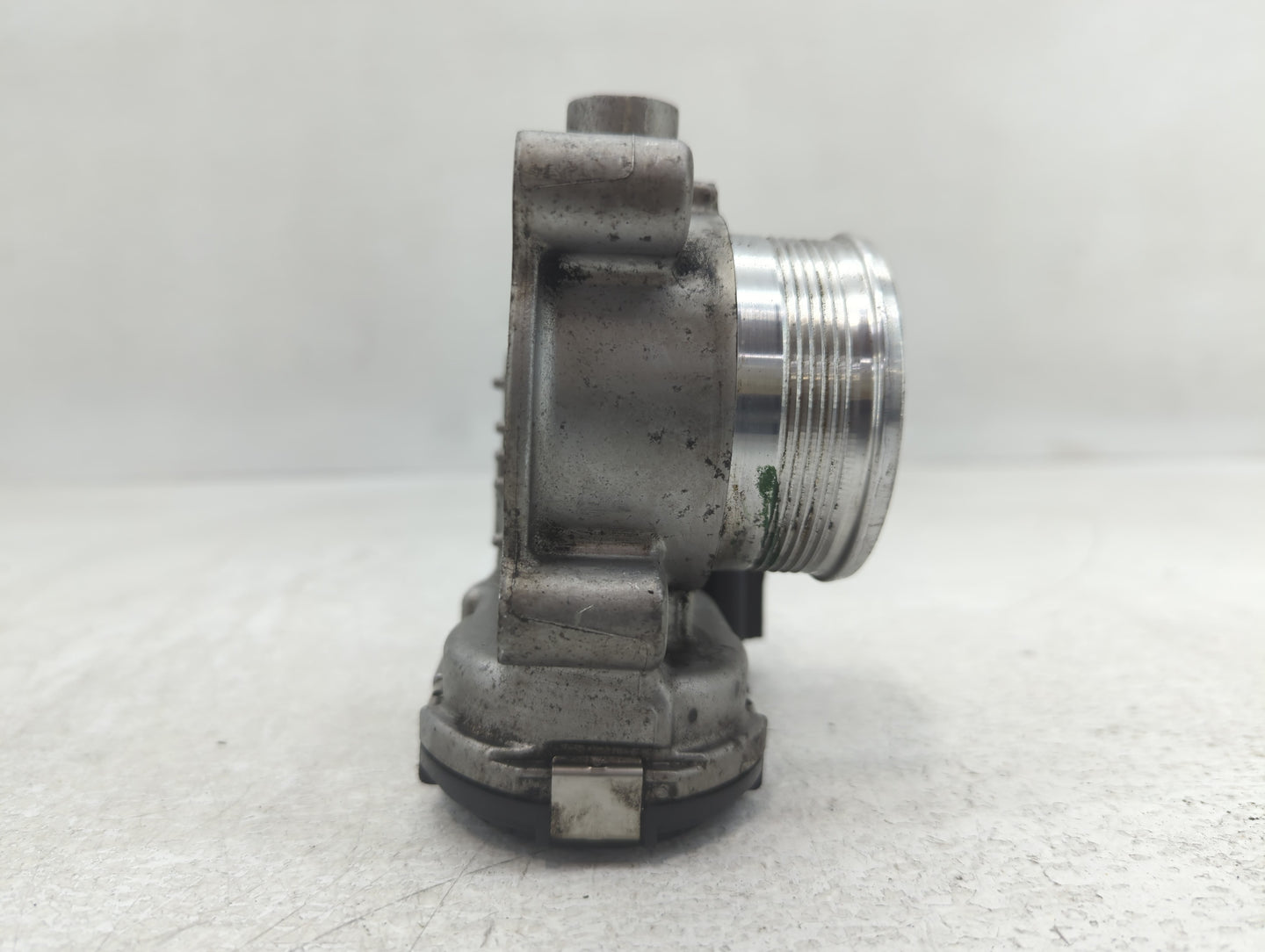 2014-2018 Ford Focus Throttle Body P/N:DS7E-9F991-BB Fits Fits 2014 2015 2016 2017 2018 2019 2020 2021 2022 OEM Used Auto Pa
