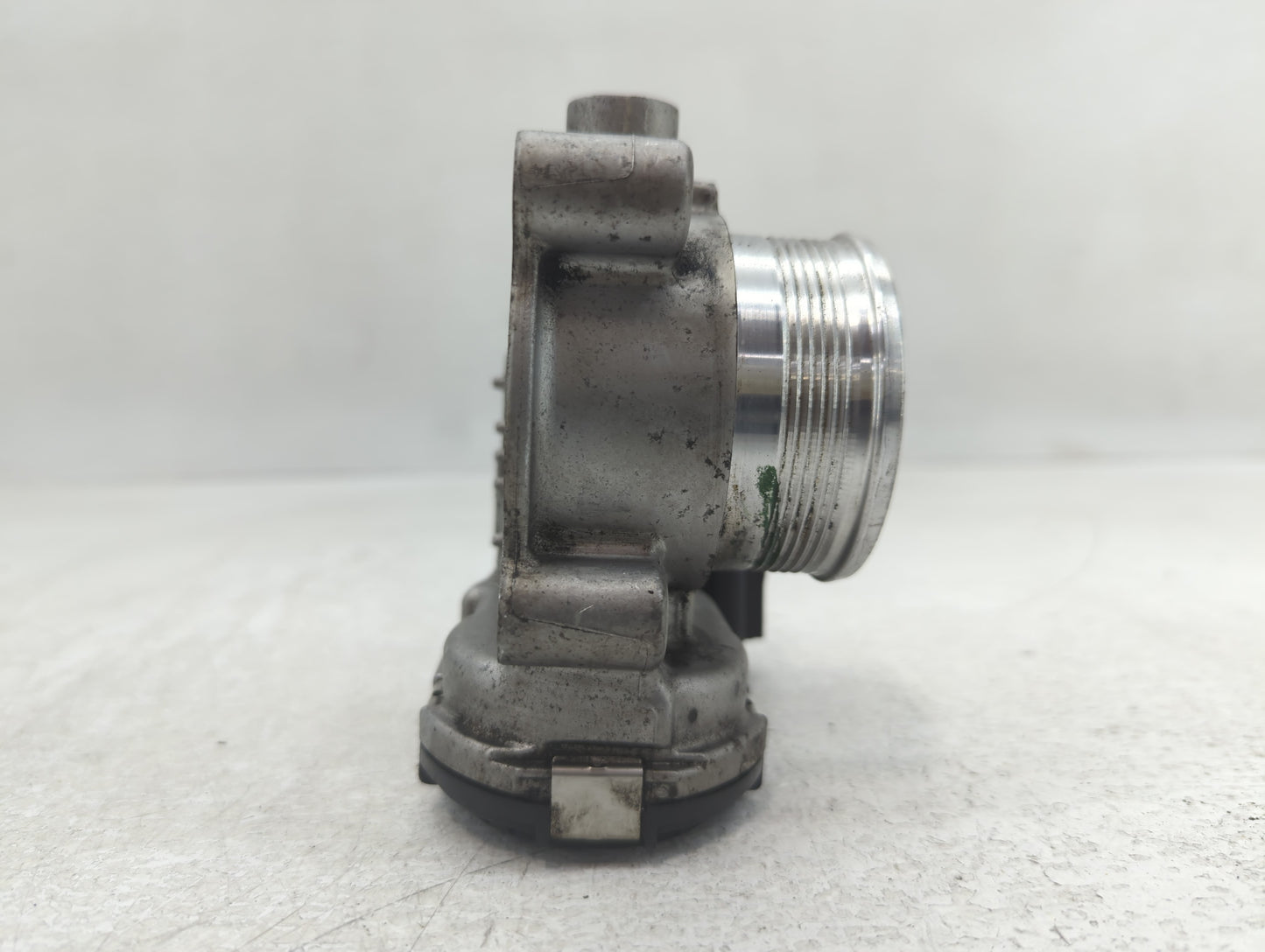 2014-2018 Ford Focus Throttle Body P/N:DS7E-9F991-BB Fits Fits 2014 2015 2016 2017 2018 2019 2020 2021 2022 OEM Used Auto Pa