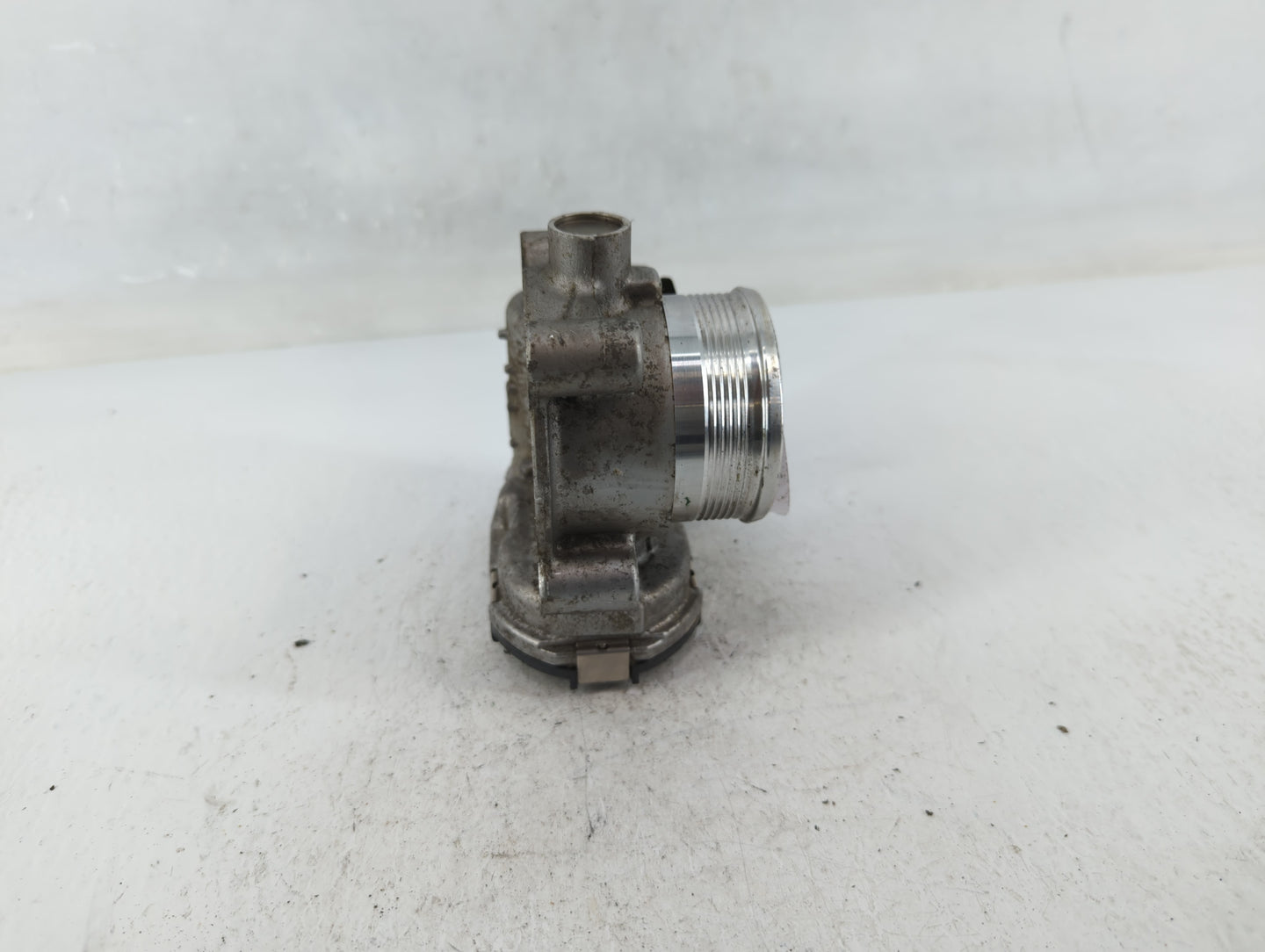 2014-2018 Ford Focus Throttle Body P/N:DS7E-9F991-BB Fits Fits 2014 2015 2016 2017 2018 2019 2020 2021 2022 OEM Used Auto Pa
