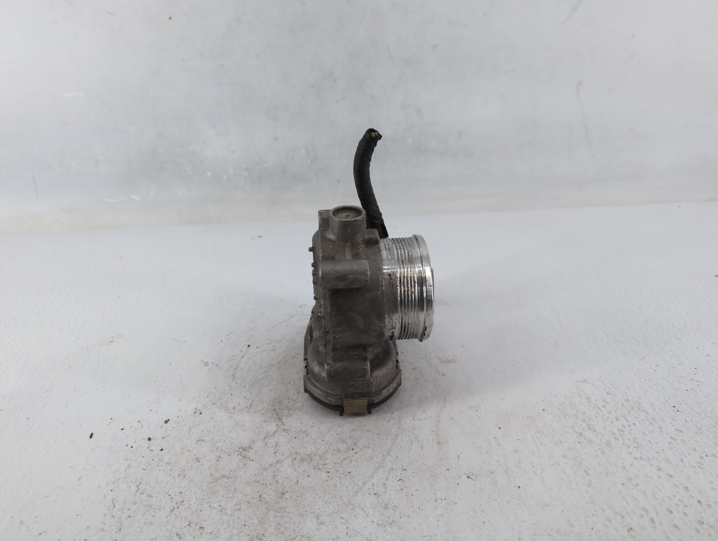2014-2018 Ford Focus Throttle Body P/N:DS7E-9F991-BB Fits Fits 2014 2015 2016 2017 2018 2019 2020 2021 2022 OEM Used Auto Pa