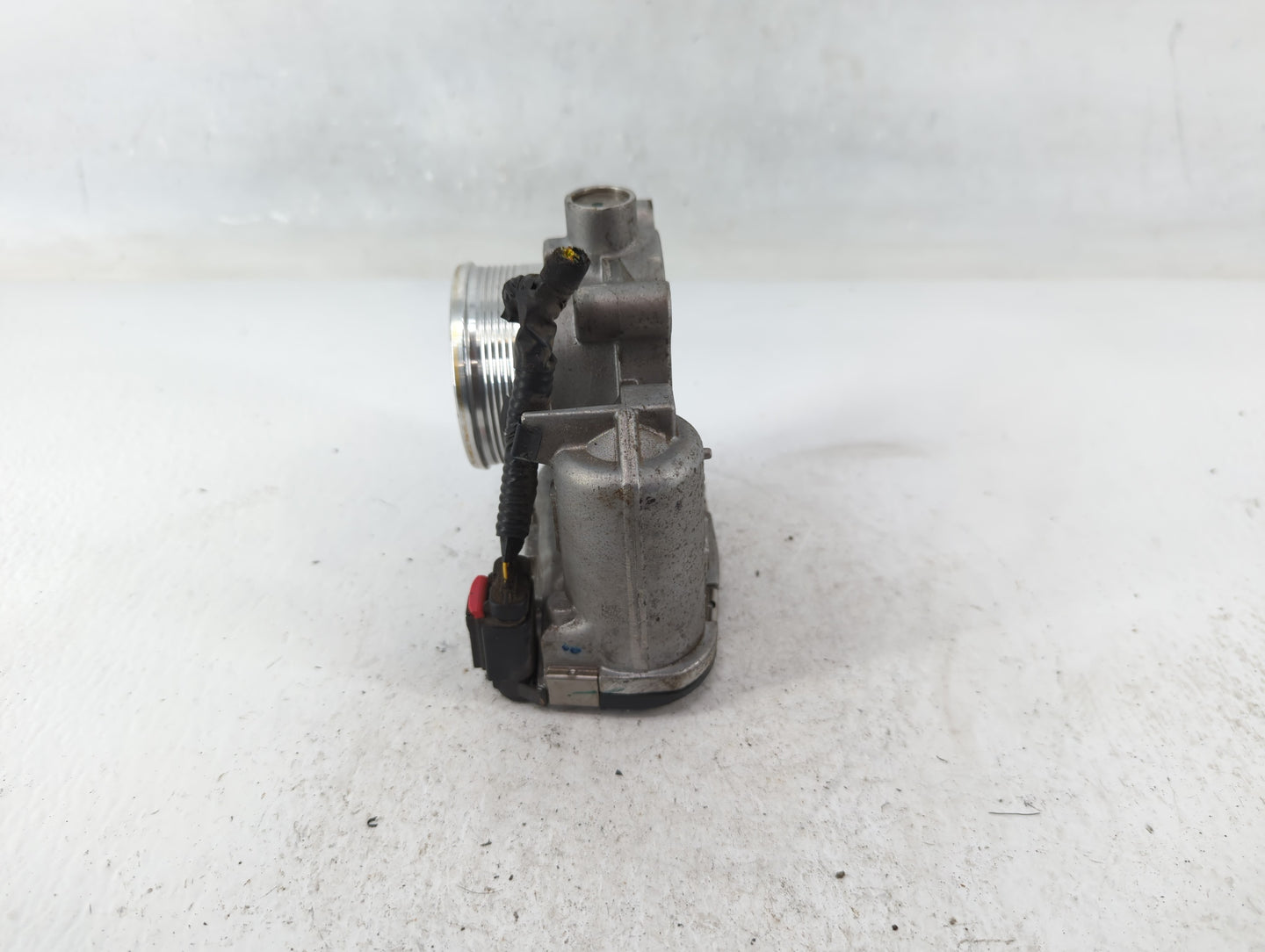 2014-2018 Ford Focus Throttle Body P/N:DS7E-9F991-BB Fits Fits 2014 2015 2016 2017 2018 2019 2020 2021 2022 OEM Used Auto Pa