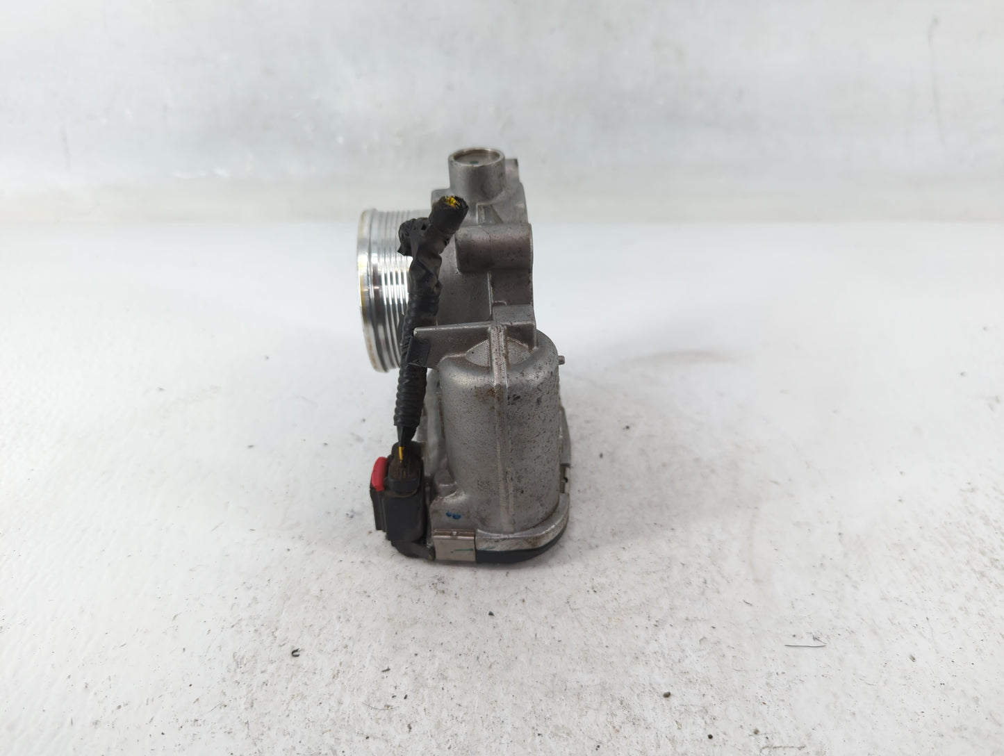 2014-2018 Ford Focus Throttle Body P/N:DS7E-9F991-BB Fits Fits 2014 2015 2016 2017 2018 2019 2020 2021 2022 OEM Used Auto Pa