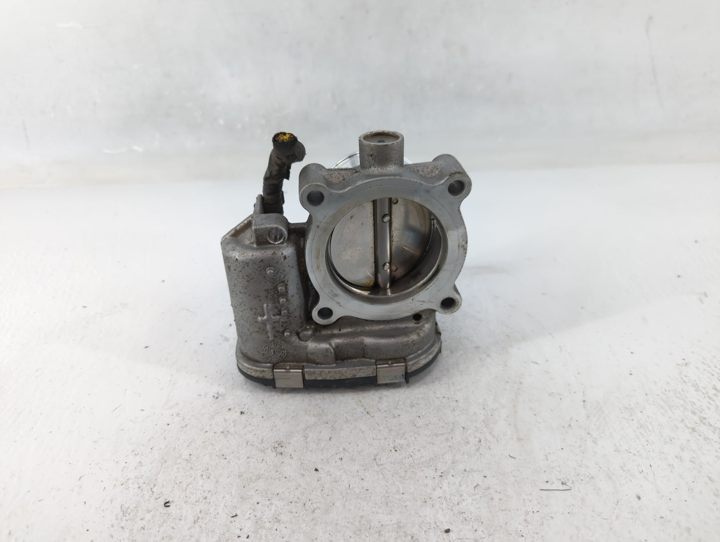 2014-2018 Ford Focus Throttle Body P/N:DS7E-9F991-BB Fits Fits 2014 2015 2016 2017 2018 2019 2020 2021 2022 OEM Used Auto Pa