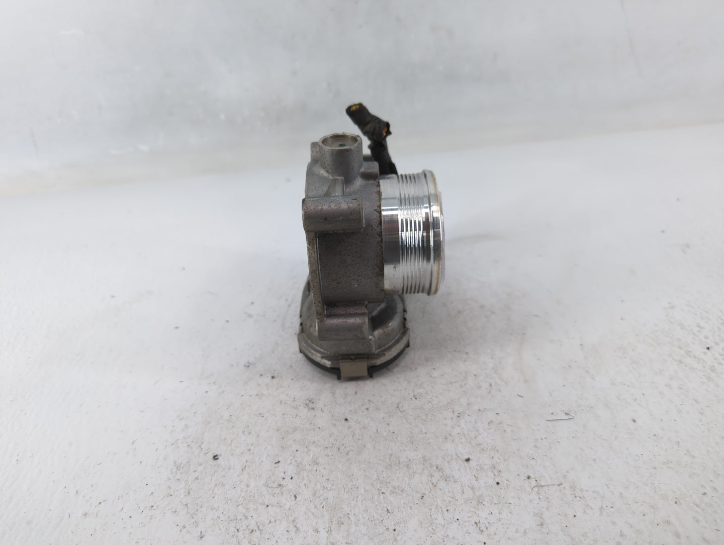2014-2018 Ford Focus Throttle Body P/N:DS7E-9F991-BB Fits Fits 2014 2015 2016 2017 2018 2019 2020 2021 2022 OEM Used Auto Pa