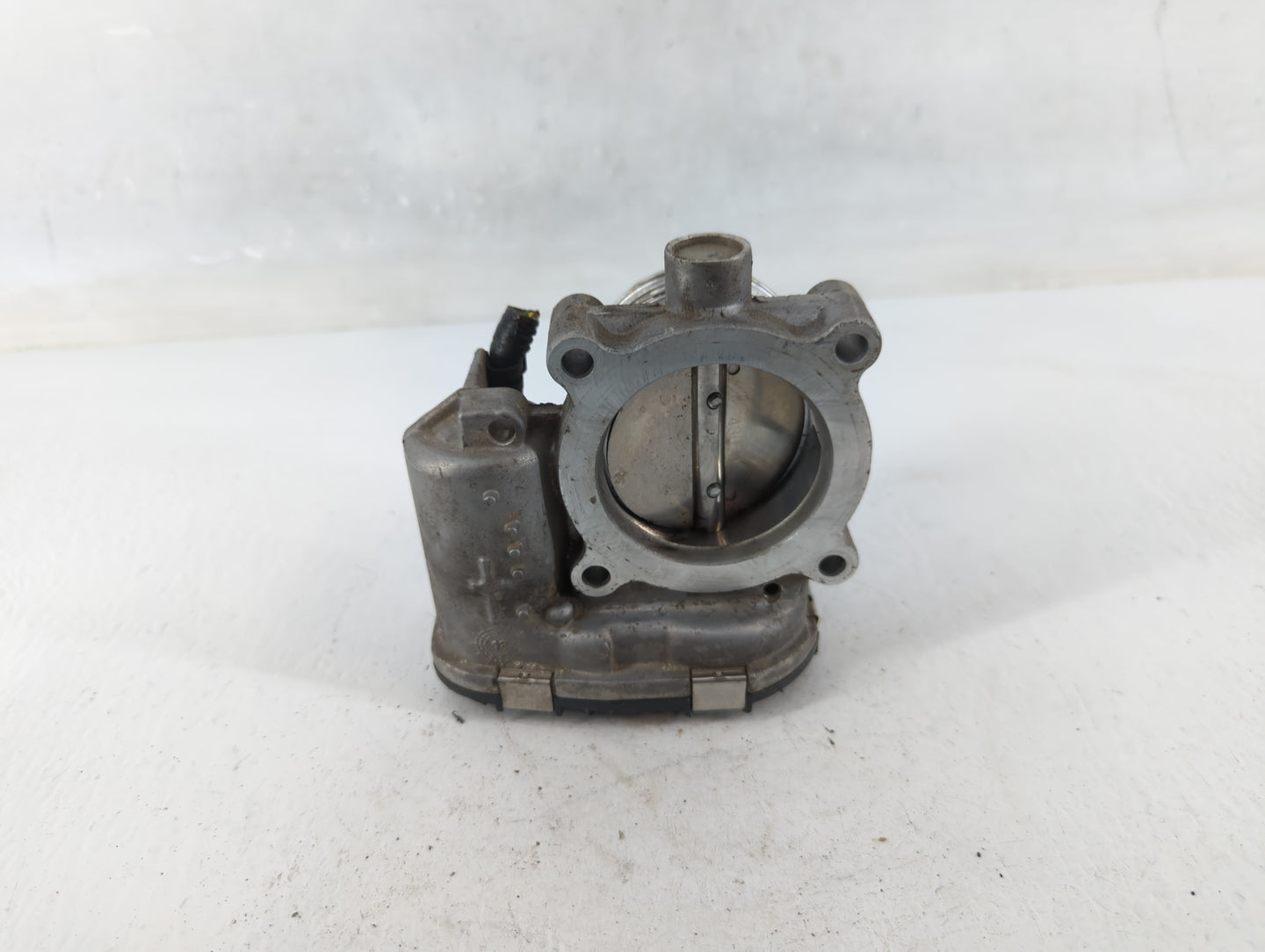 2014-2018 Ford Focus Throttle Body P/N:DS7E-9F991-BB Fits Fits 2014 2015 2016 2017 2018 2019 2020 2021 2022 OEM Used Auto Pa
