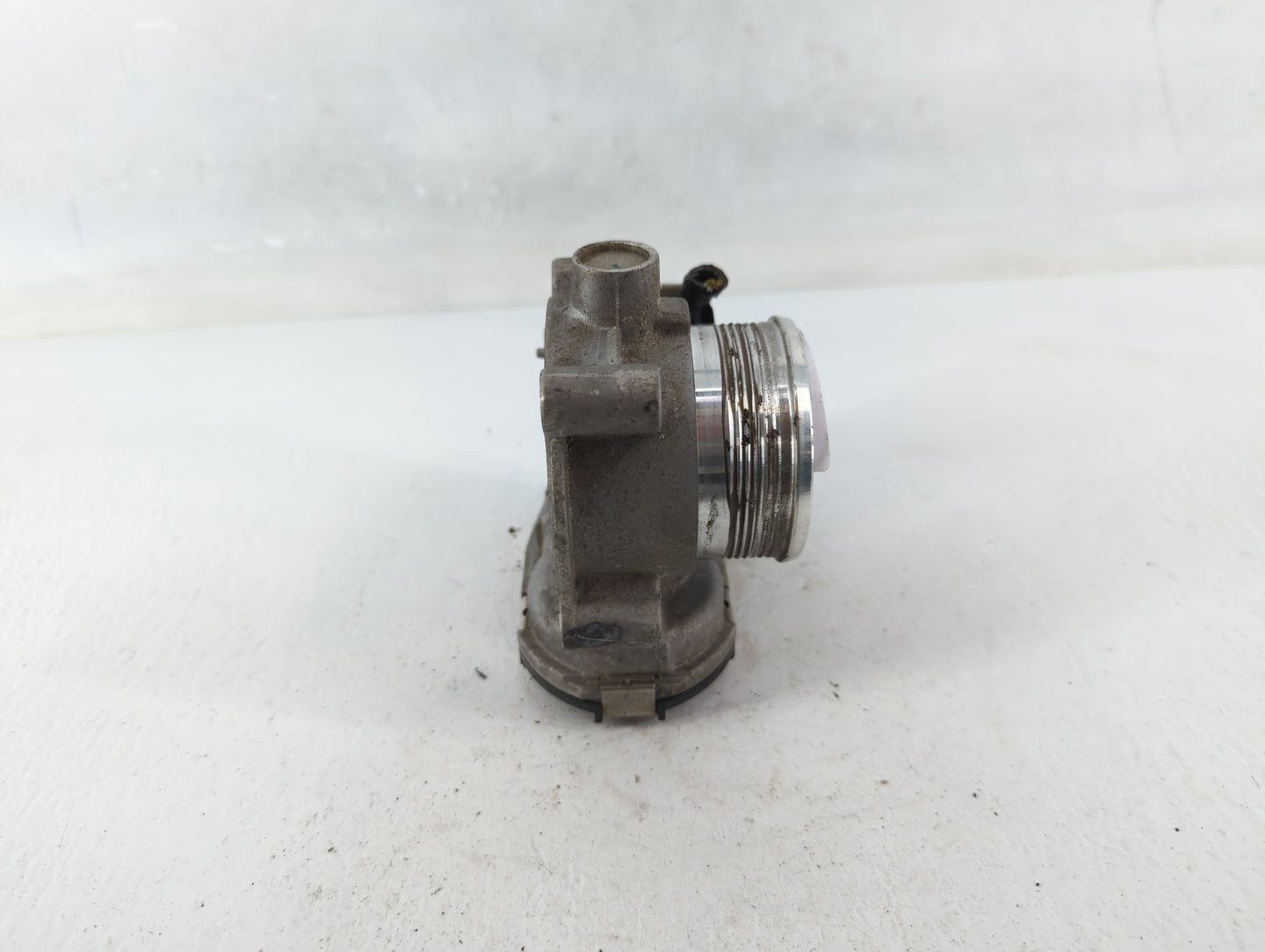 2014-2018 Ford Focus Throttle Body P/N:DS7E-9F991-BB Fits Fits 2014 2015 2016 2017 2018 2019 2020 2021 2022 OEM Used Auto Pa