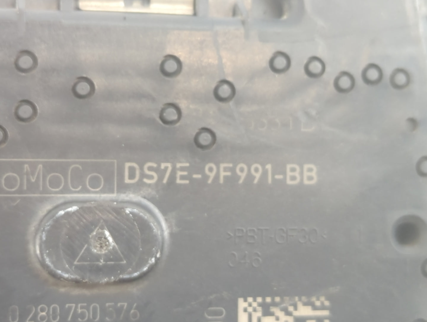 2014-2018 Ford Focus Throttle Body P/N:DS7E-9F991-BB Fits Fits 2014 2015 2016 2017 2018 2019 2020 2021 2022 OEM Used Auto Pa