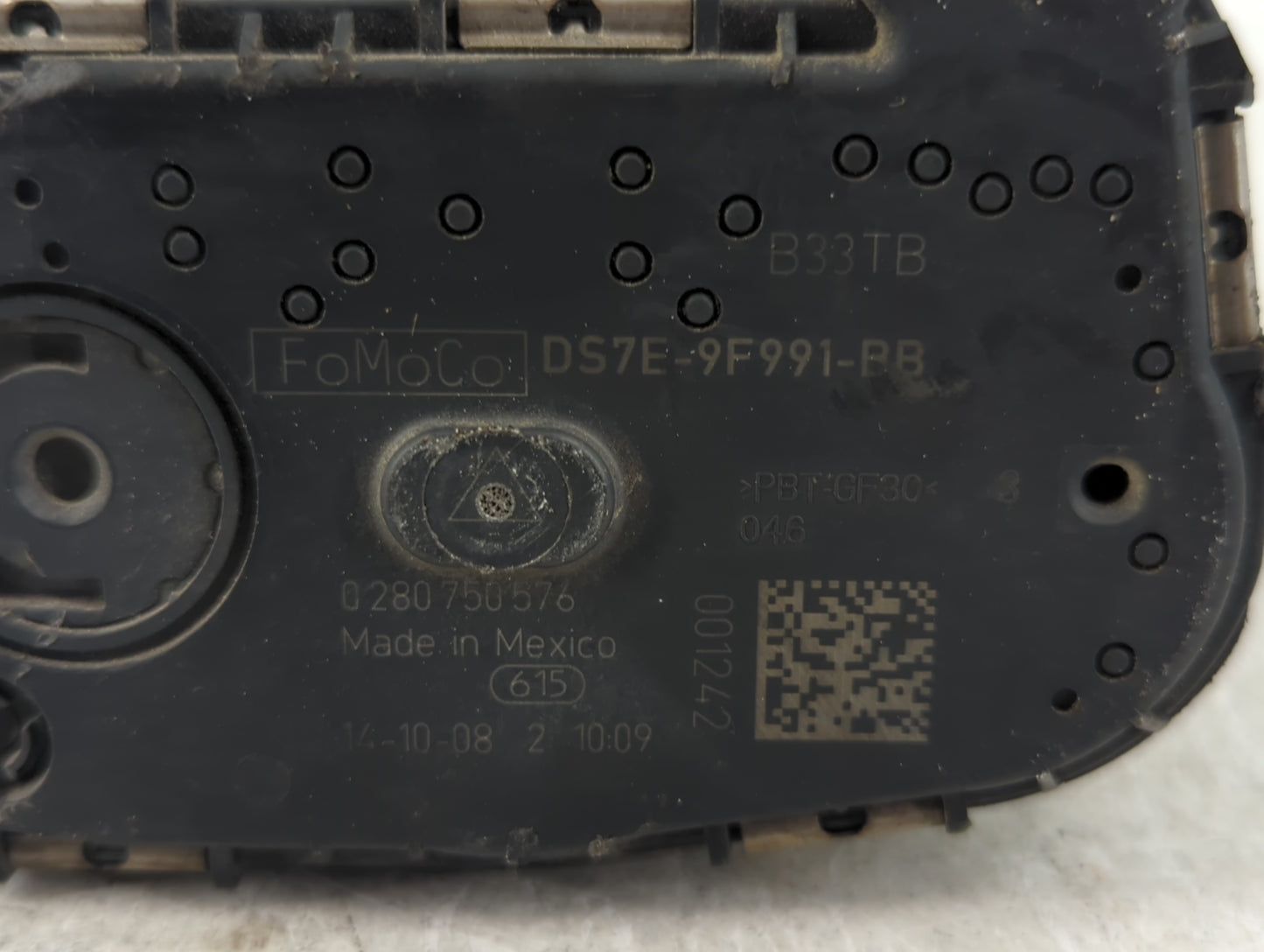2014-2018 Ford Focus Throttle Body P/N:DS7E-9F991-BB Fits Fits 2014 2015 2016 2017 2018 2019 2020 2021 2022 OEM Used Auto Pa