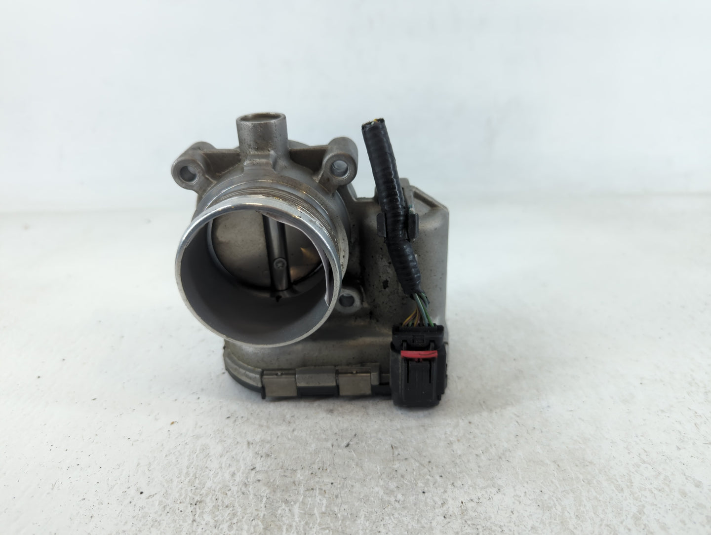 2014-2018 Ford Focus Throttle Body P/N:DS7E-9F991-BB Fits Fits 2014 2015 2016 2017 2018 2019 2020 2021 2022 OEM Used Auto Pa