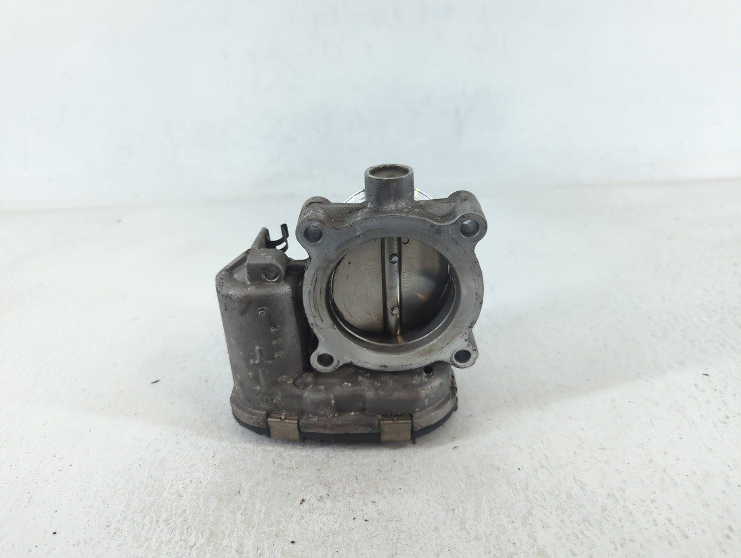 2014-2018 Ford Focus Throttle Body P/N:DS7E-9F991-BB Fits Fits 2014 2015 2016 2017 2018 2019 2020 2021 2022 OEM Used Auto Pa