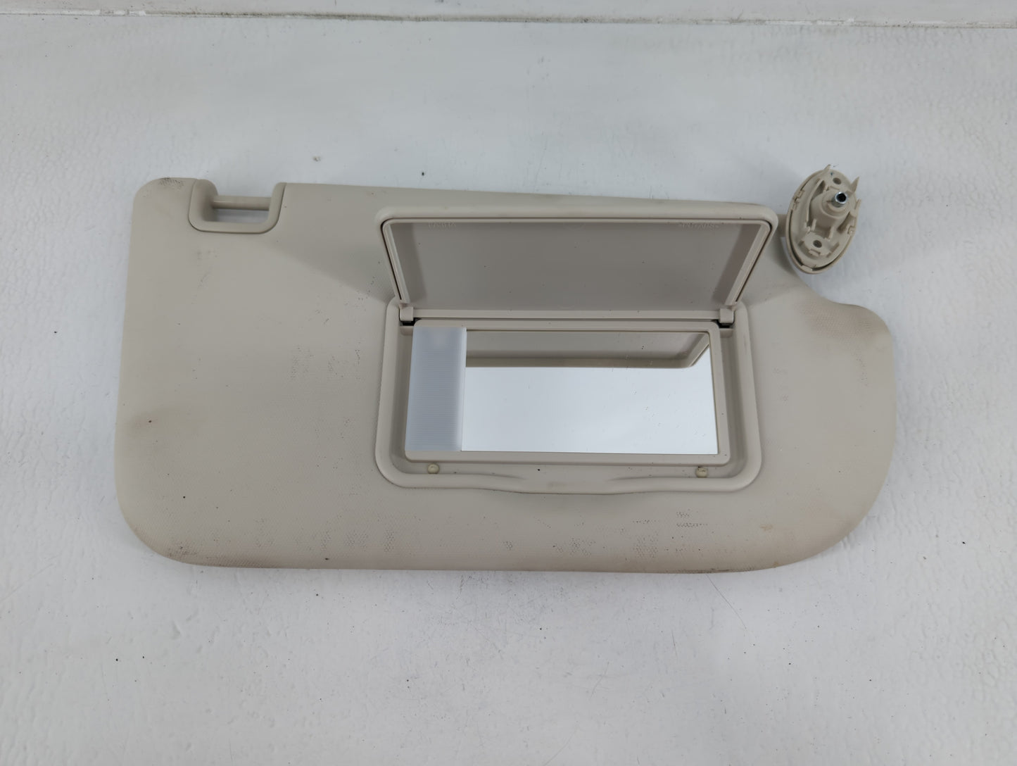 2013-2018 Ford Focus Sun Visor Shade Replacement Passenger Right Mirror Fits Fits 2013 2014 2015 2016 2017 2018 OEM Used Aut