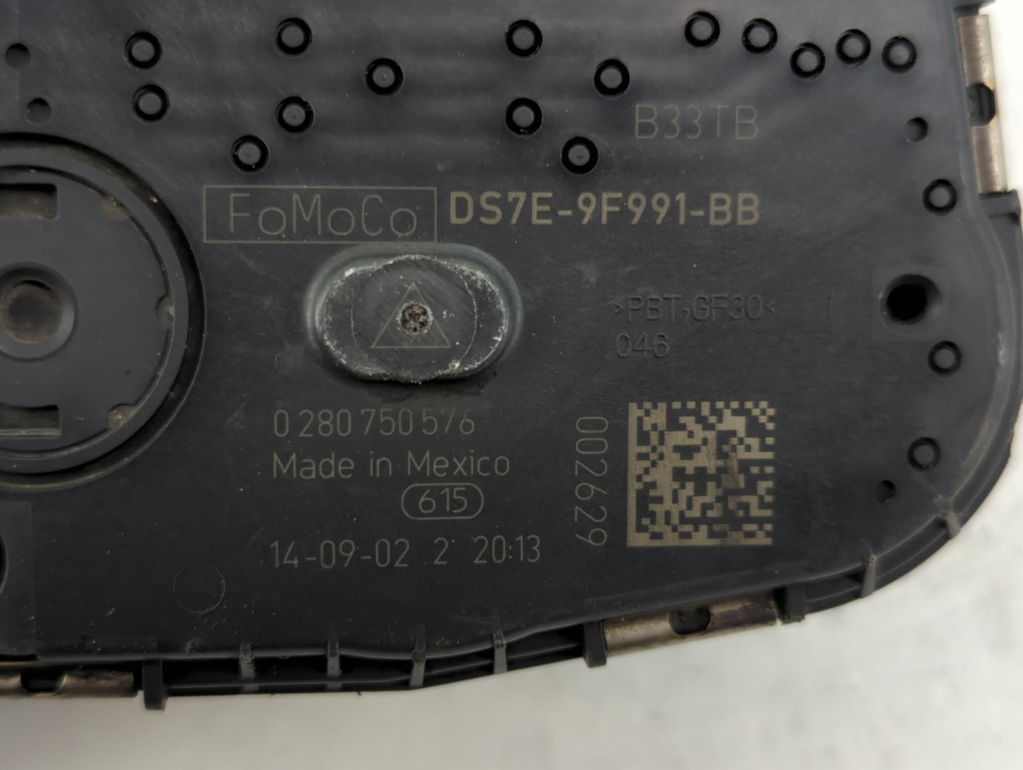 2014-2018 Ford Focus Throttle Body P/N:B33TB DS7E-9F991-BB Fits Fits 2014 2015 2016 2017 2018 2019 2020 2021 2022 OEM Used A