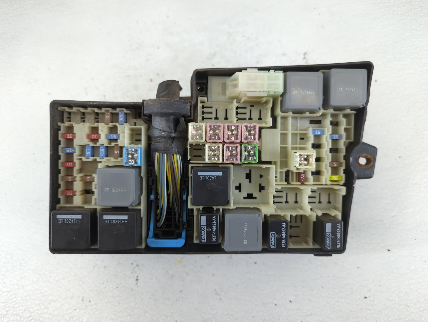 2012-2014 Ford Focus Fusebox Fuse Box Panel Relay Module P/N:E02345500 AV6T-14A067-AD Fits Fits 2012 2013 2014 OEM Used Auto