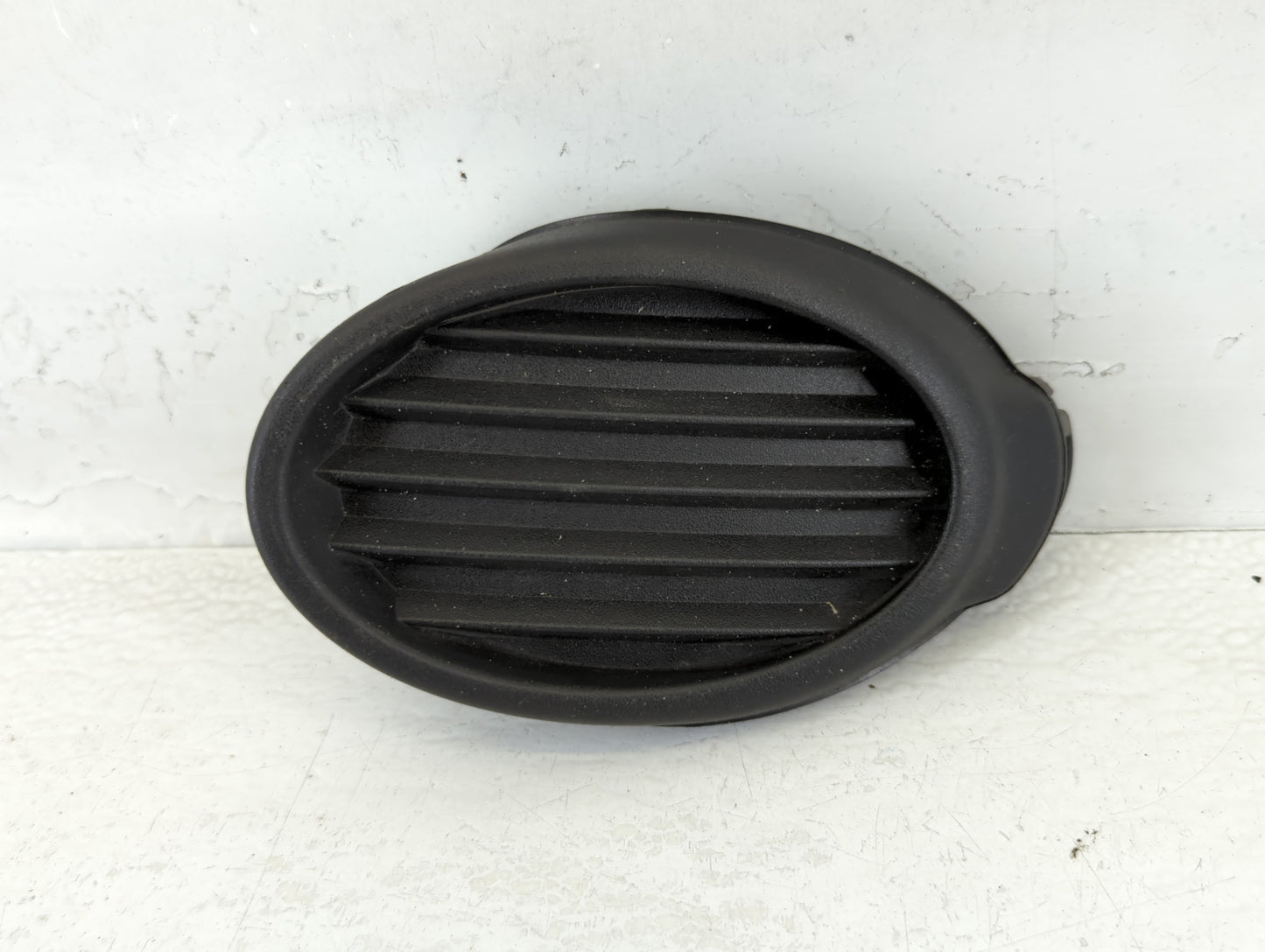 2014 Ford Focus Fog Light Molding Cover OEM - Oemusedautoparts1.com