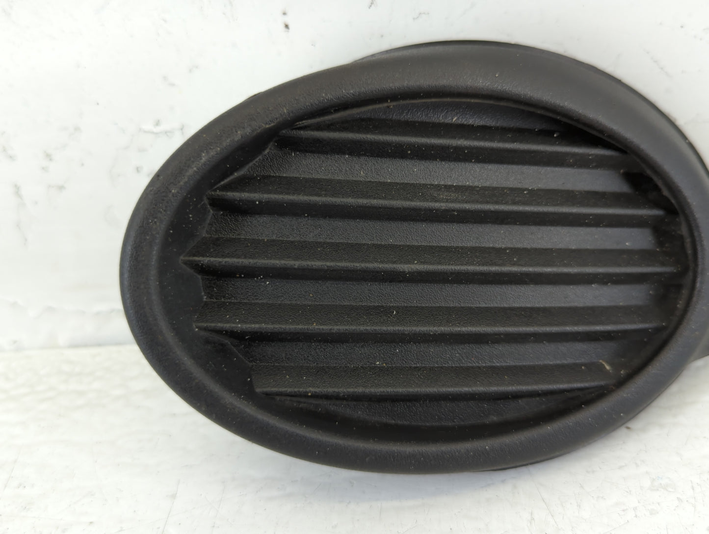 2014 Ford Focus Fog Light Molding Cover OEM - Oemusedautoparts1.com