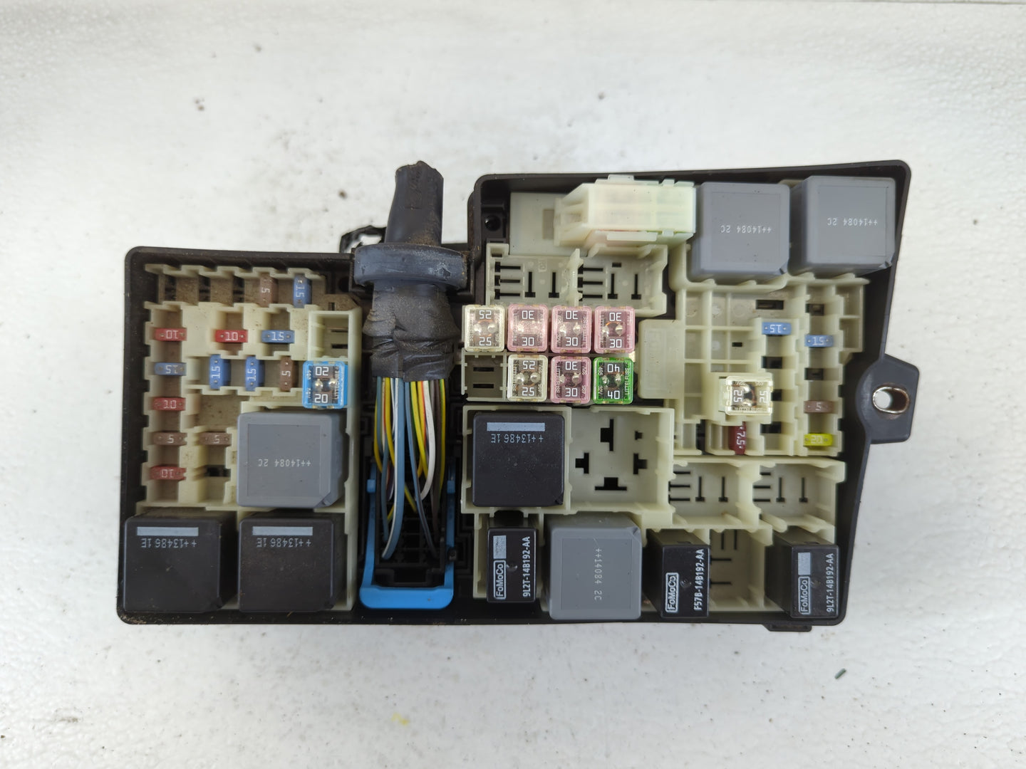 2012-2014 Ford Focus Fusebox Fuse Box Panel Relay Module P/N:AV6T-14A067-AD Fits Fits 2012 2013 2014 OEM Used Auto Parts - O