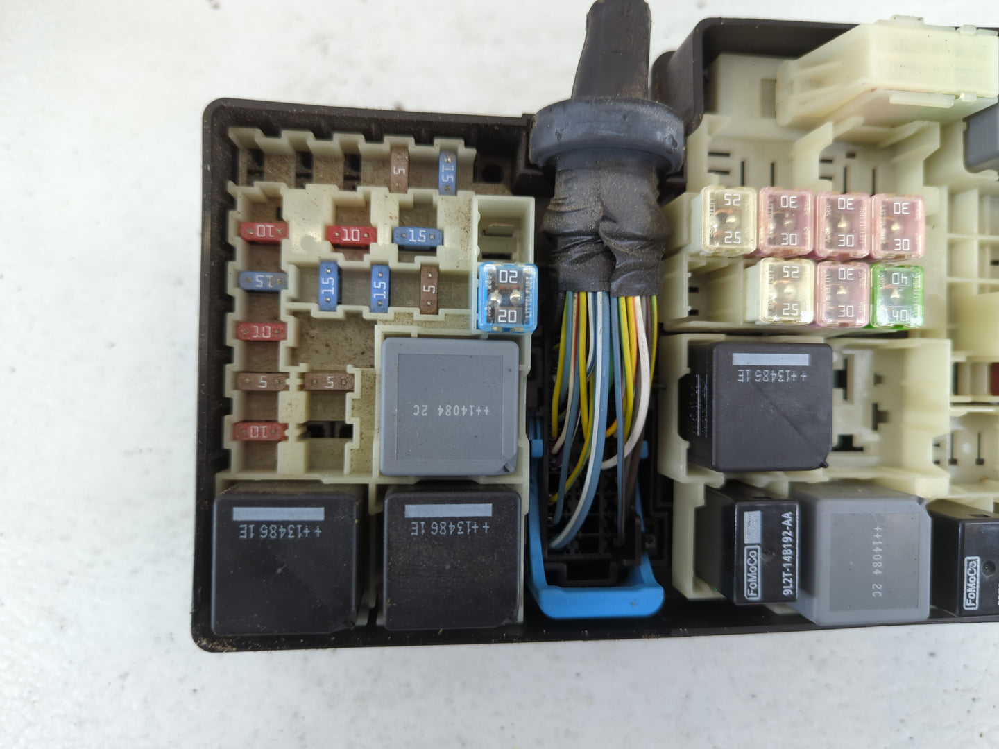 2012-2014 Ford Focus Fusebox Fuse Box Panel Relay Module P/N:AV6T-14A067-AD Fits Fits 2012 2013 2014 OEM Used Auto Parts - O